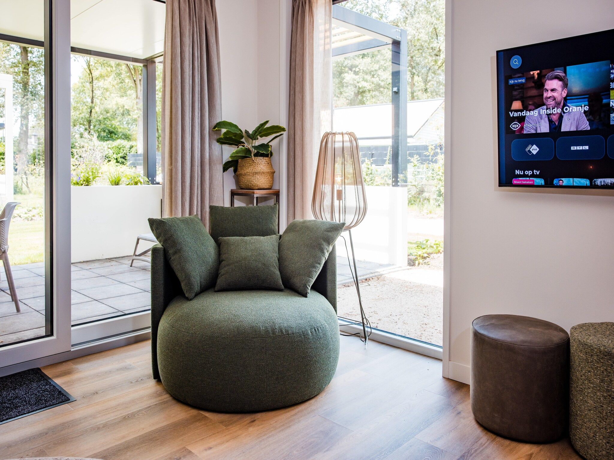 De woonkamer van Dwergarend 17-18 in Voorthuizen