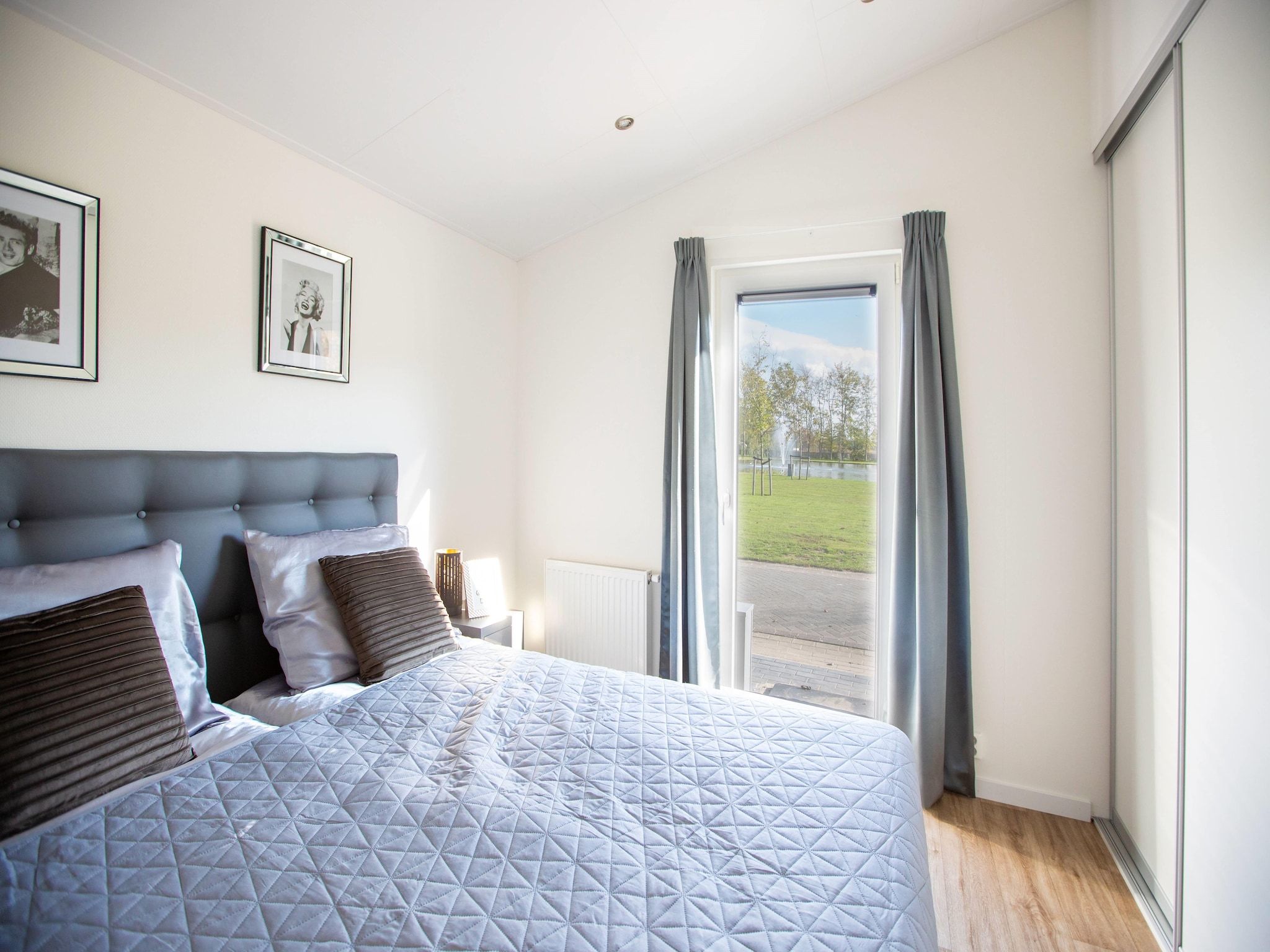 Een slaapkamer van Vakantiepark Molenvelden 10 in Veldhoven