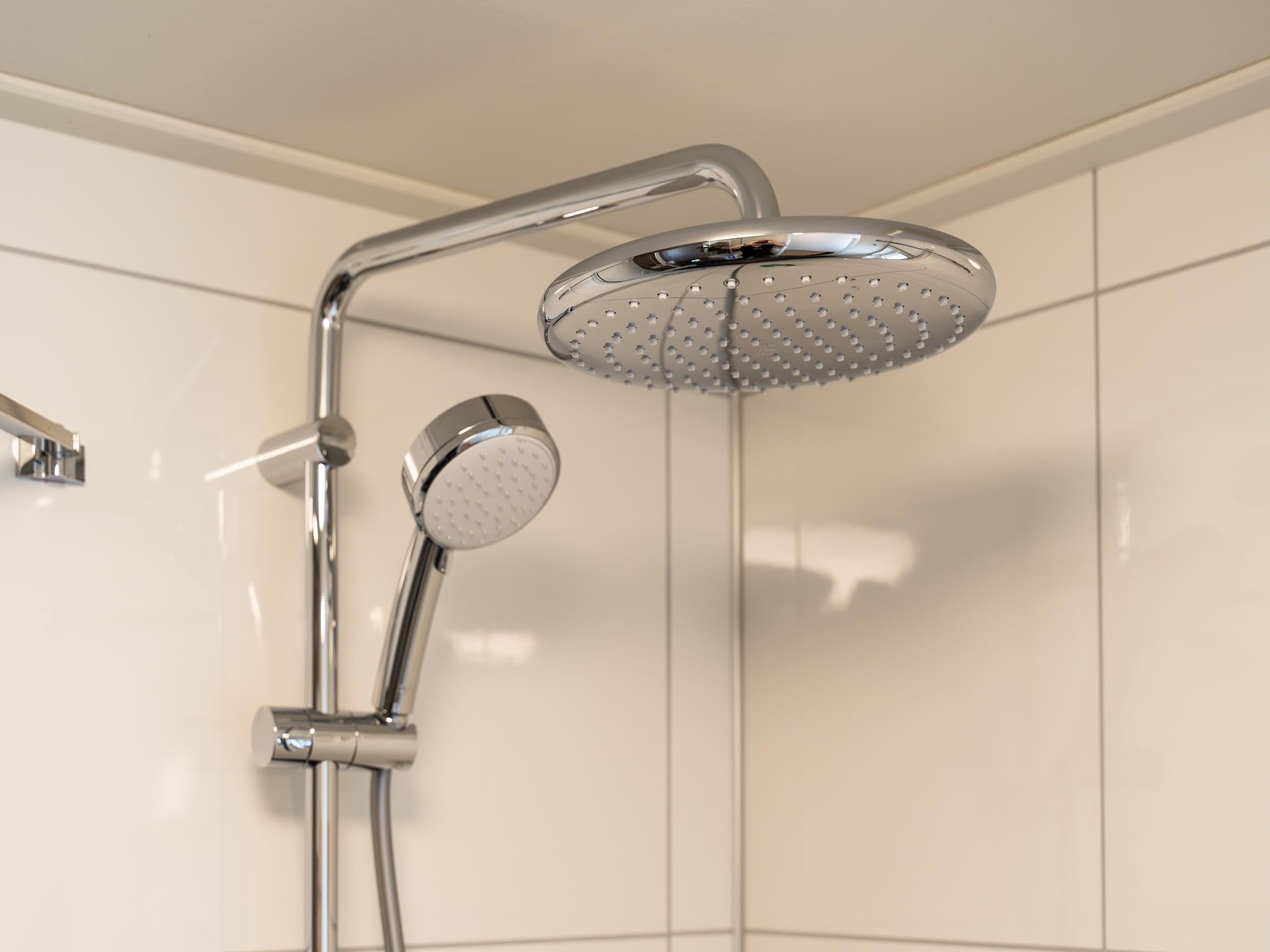 De badkamer van 't Landgoed Baars 1 in Baars