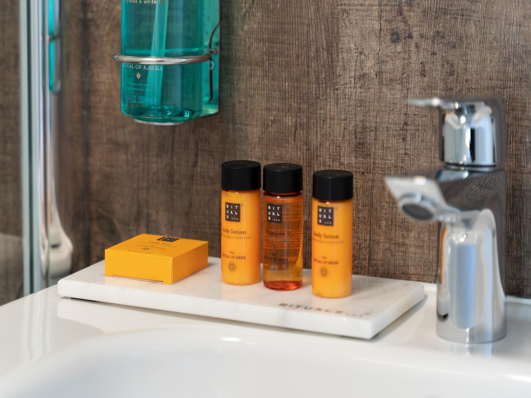 De badkamer van 't Landgoed Baars 3 in Baars