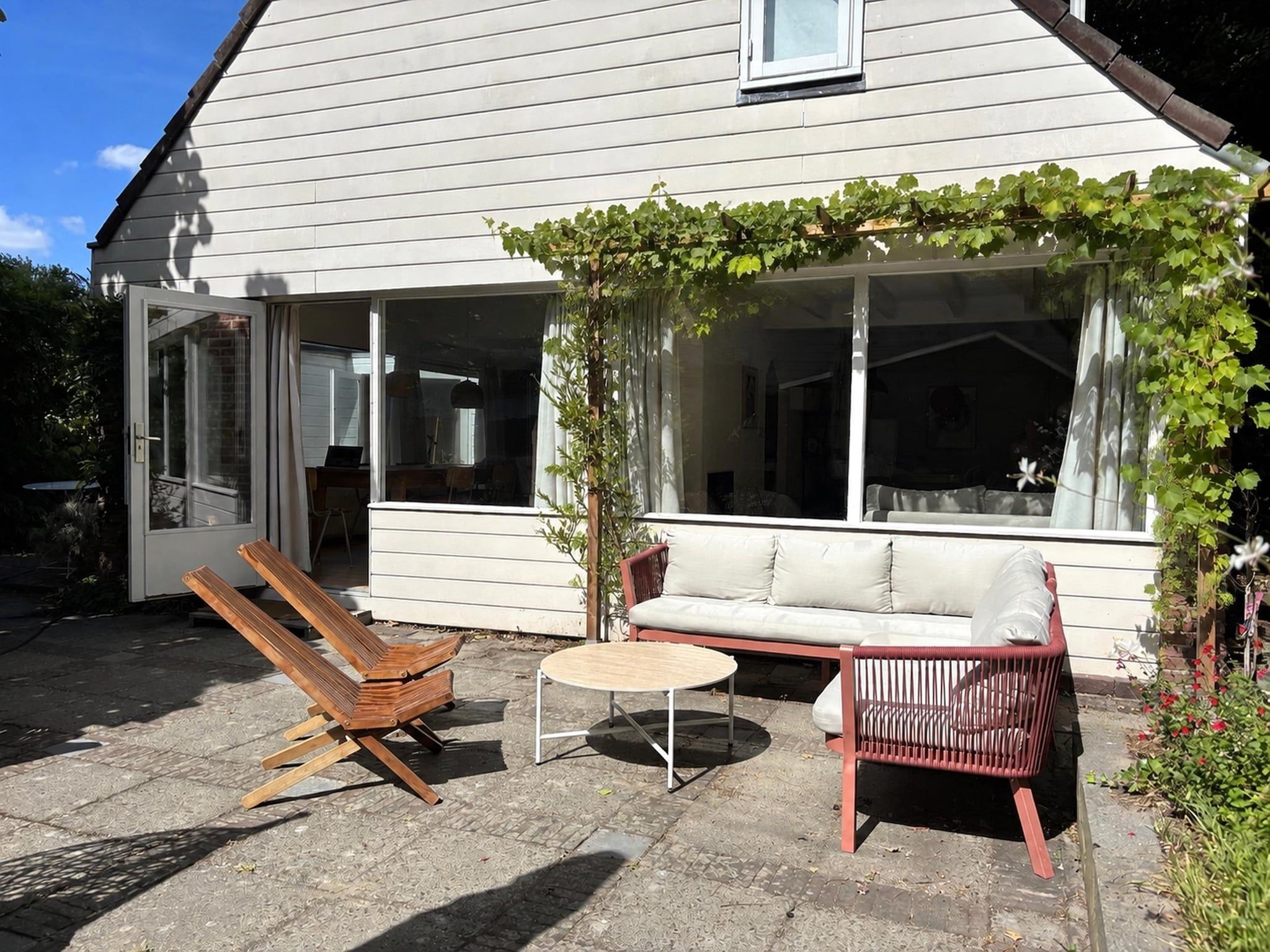 Het terras van Casa Duna in Noordwijkerhout