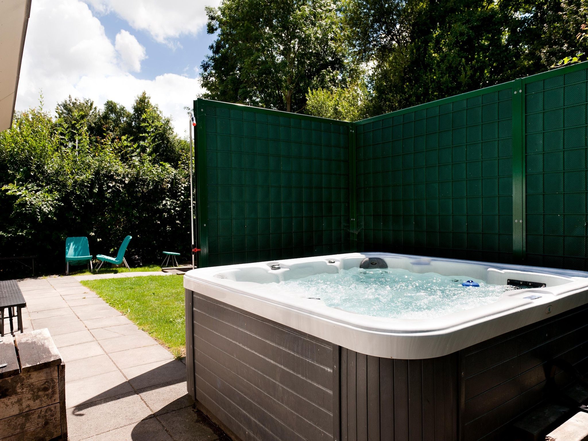 Grand Tolve Wellness de luxe met sauna buitenspa & sloep in Earnewald - Foto 2 van 36