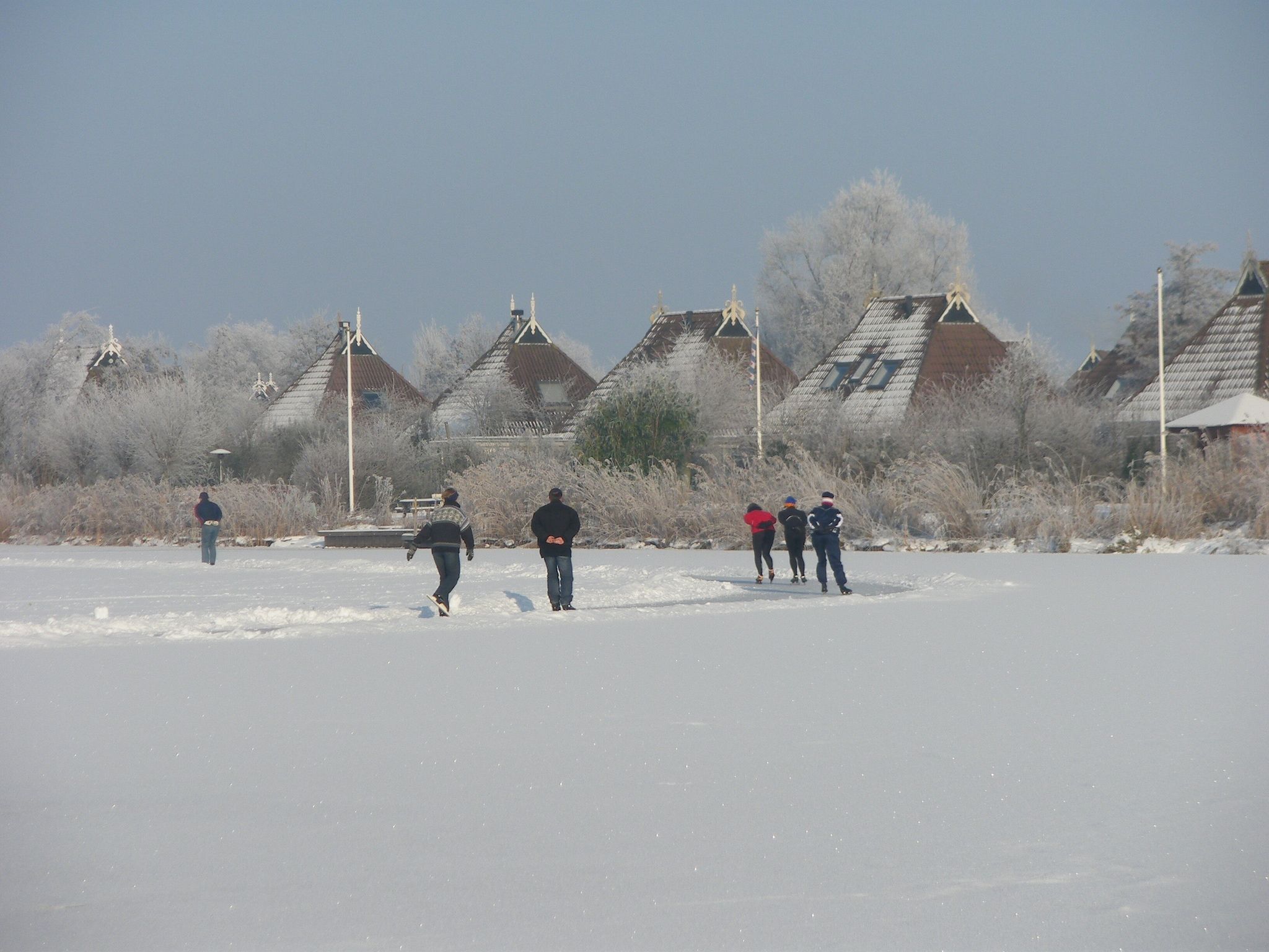 De omgeving van Grand Tolve Wellness de luxe met sauna buitenspa & sloep in Earnewald