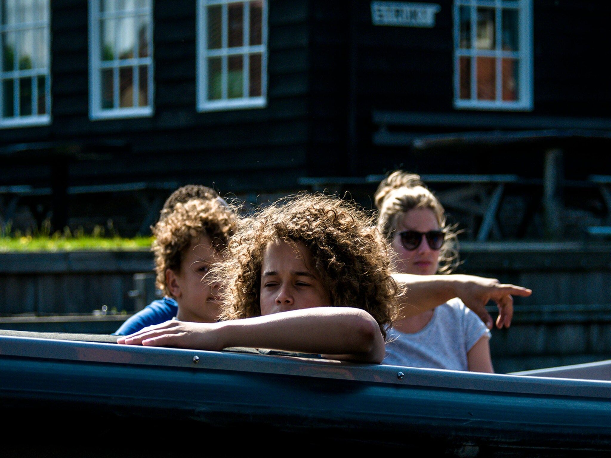 Voorzieningen bij Grand Tolve Wellness de luxe met sauna buitenspa & sloep in Earnewald