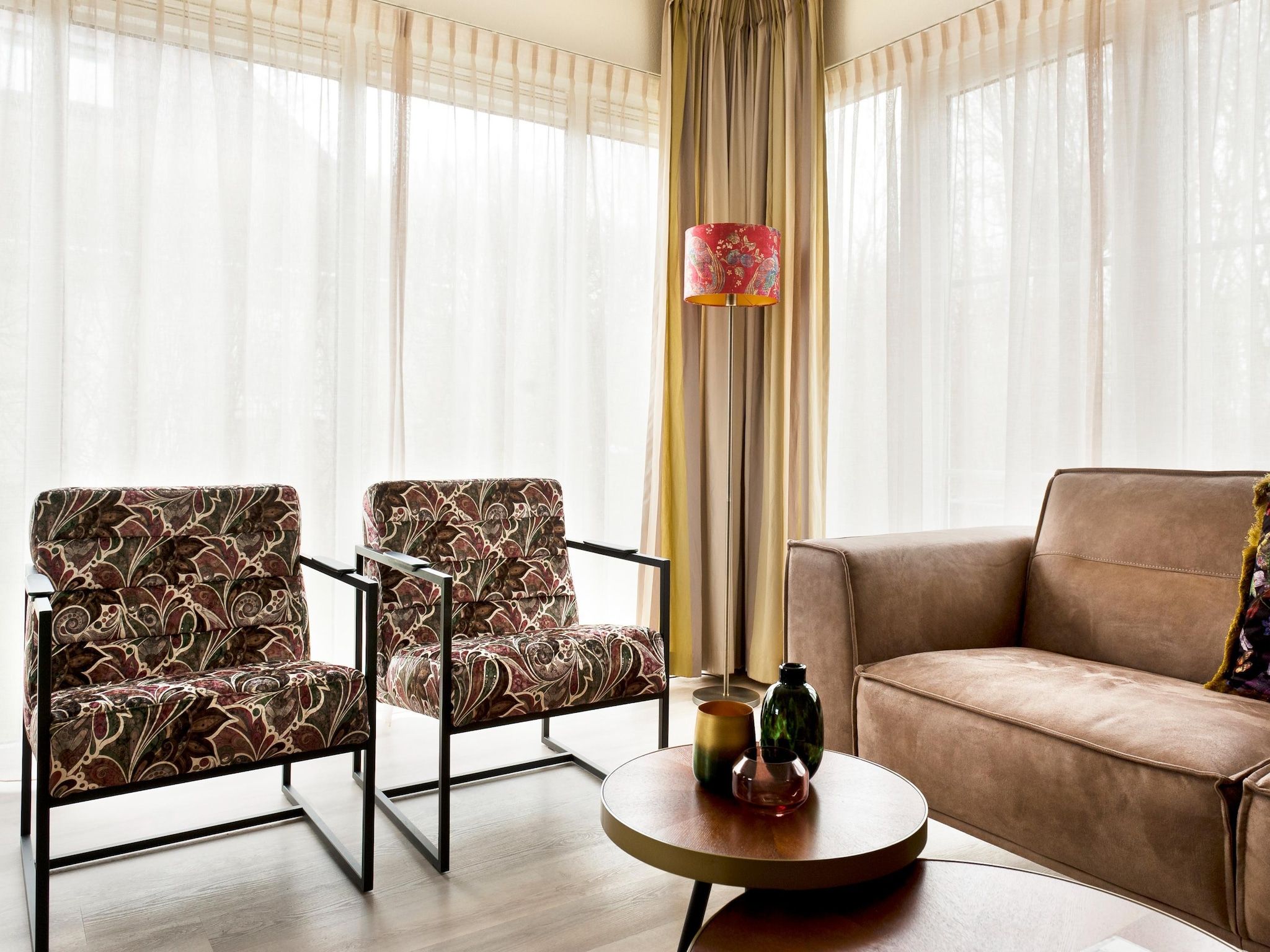 De woonkamer van Fisker Wellness de Luxe VIP met sloep en buitenspa / 6 pers in Earnewald