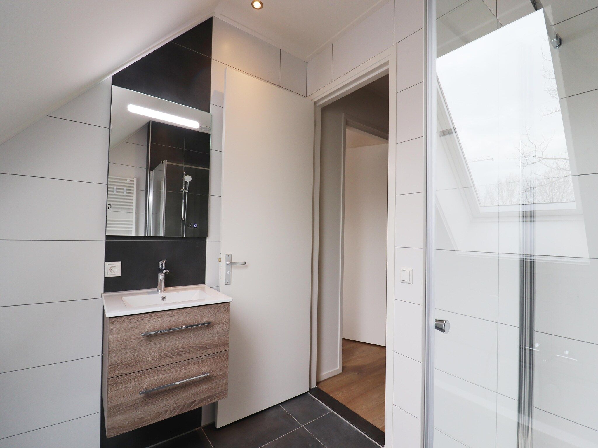 De badkamer van Friese villa in Leons in Leons