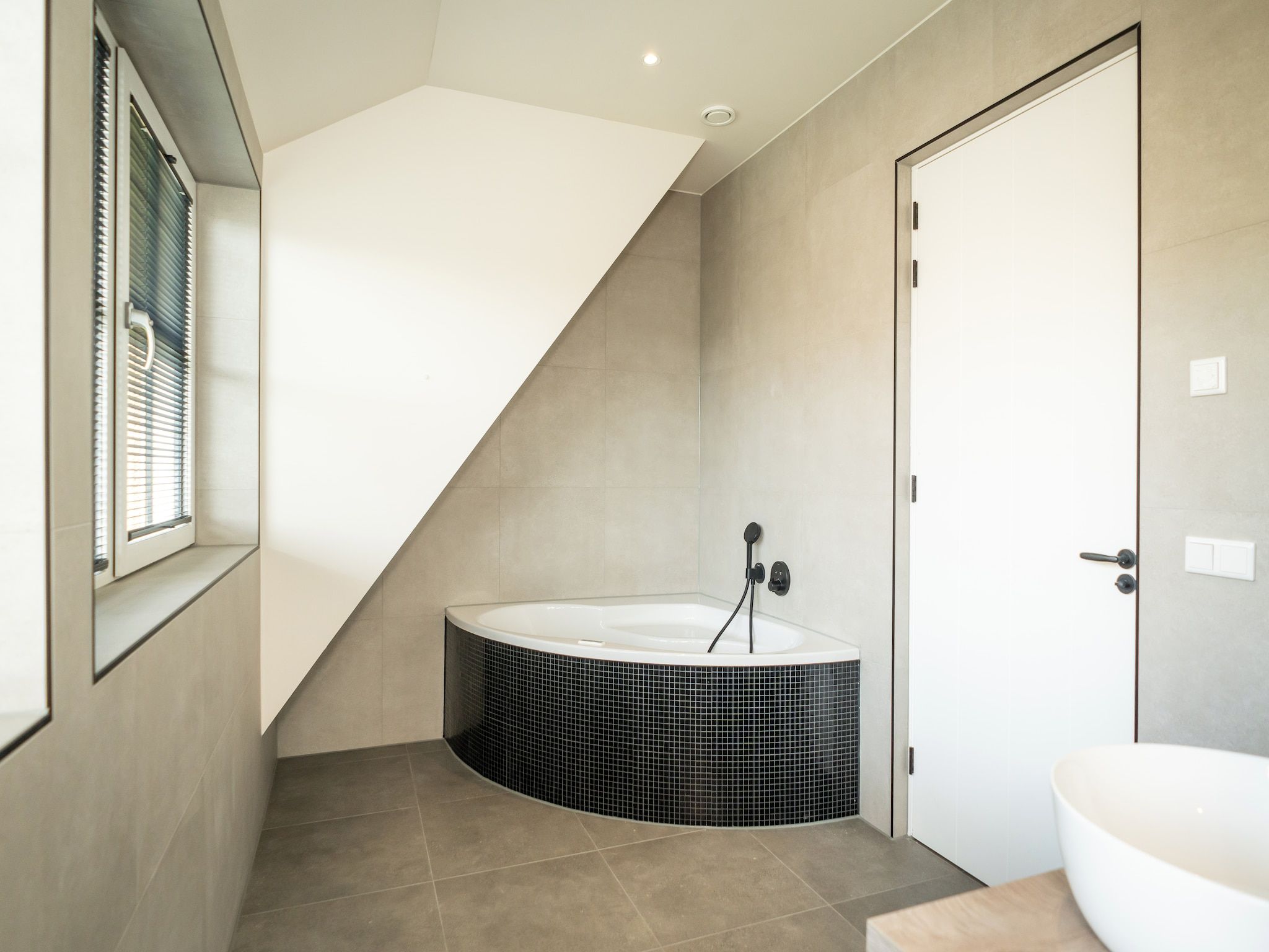 De badkamer van So What 33A in De Koog