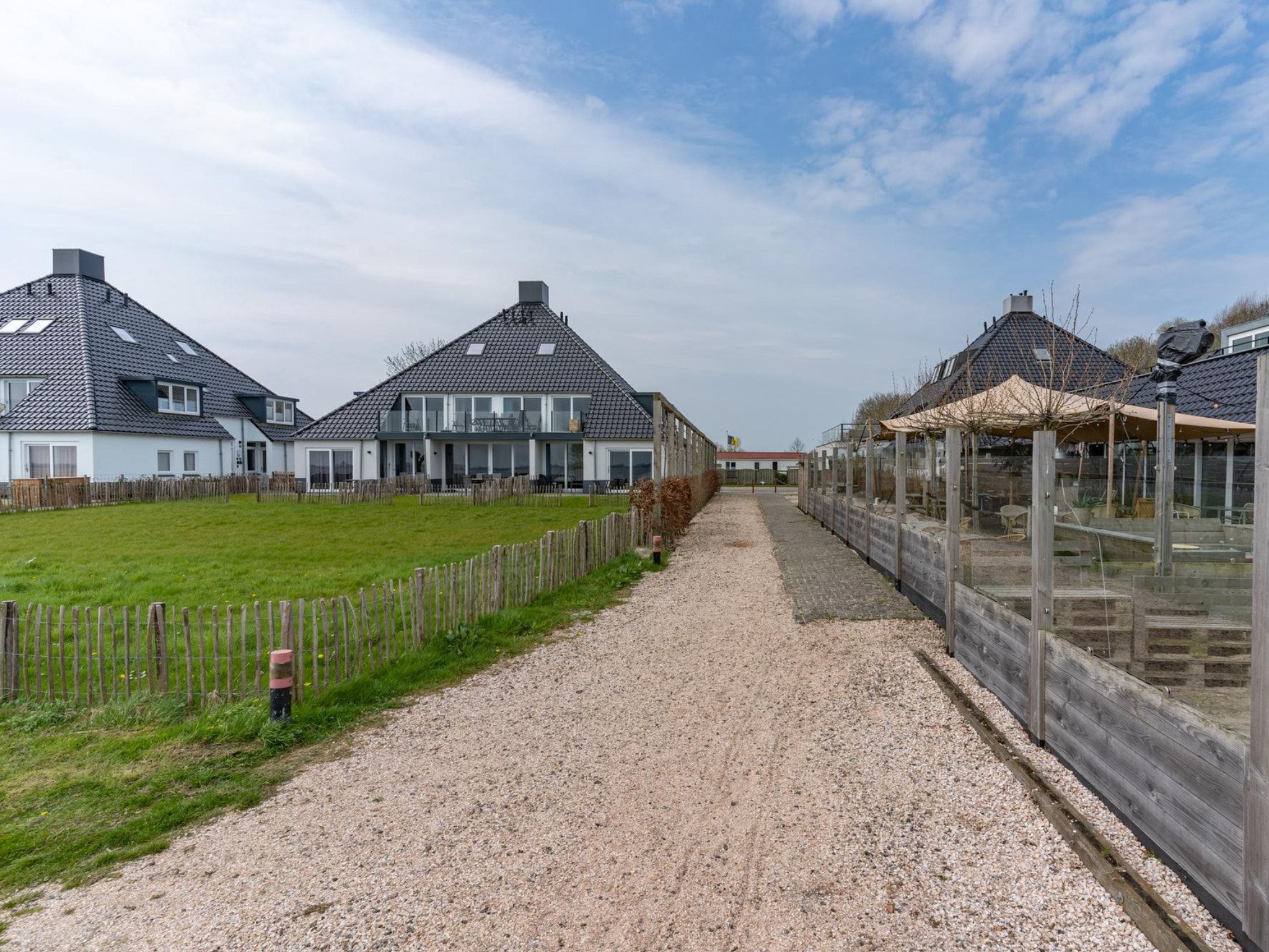 De buitenkant van Appartement - Paviljoenwei 4  Sneek Offingawier 'Havenzicht' in Sneek