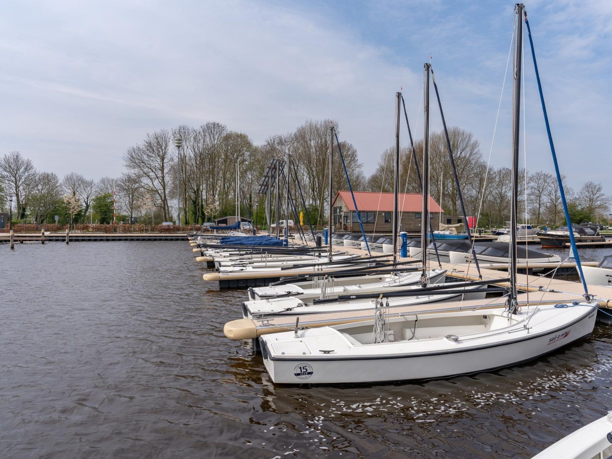 Het uitzicht vanaf Appartement - Paviljoenwei 4  Sneek Offingawier 'Havenzicht' in Sneek
