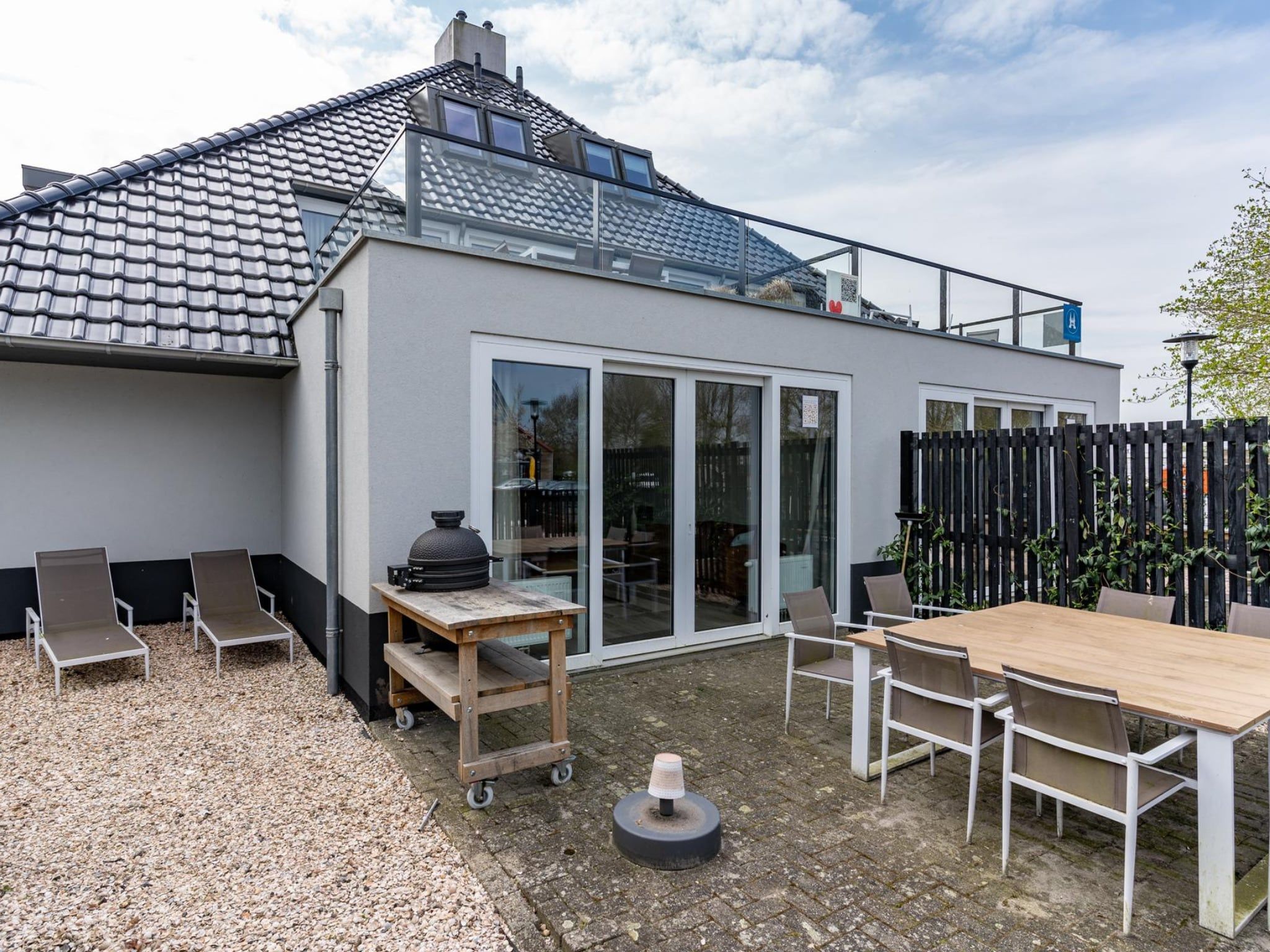 De tuin van Appartement - Paviljoenwei 4  Sneek Offingawier 'Havenzicht' in Sneek