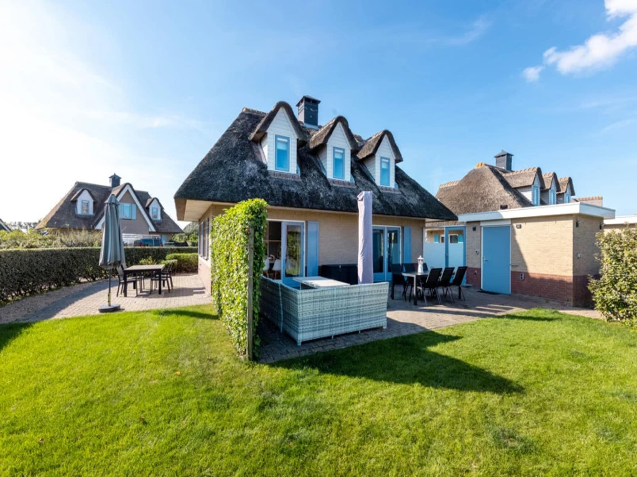 De buitenkant van Vakantiepark Duynzicht 2 in Julianadorp aan zee