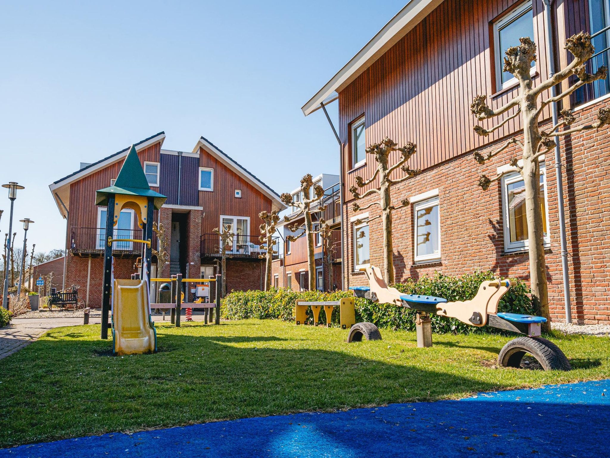 De tuin van Waterpark de Meerparel 14 in Uitgeest