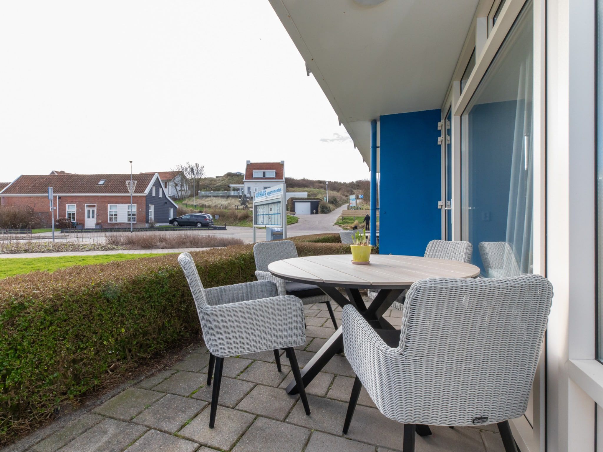 Het terras van Nieuwstraat 1  Zoutelande 'Kurhaus - 2 in Zoutelande
