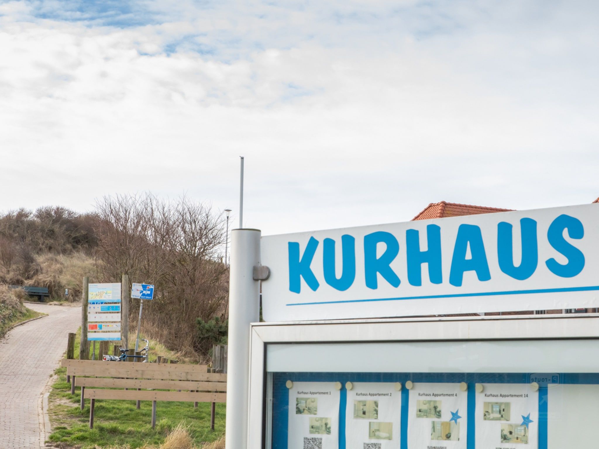 De buitenkant van Nieuwstraat 1  Zoutelande 'Kurhaus - 4 met sauna in Zoutelande