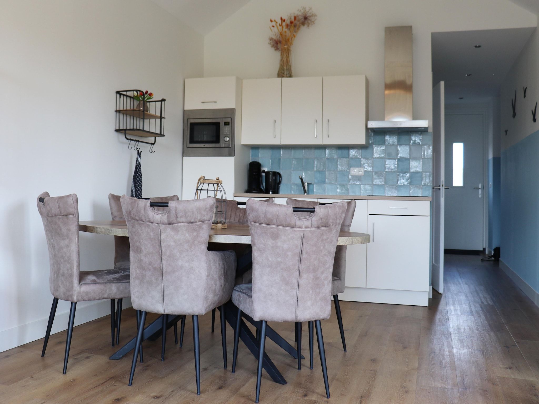 De eetkamer van Grote Siege 44 in Anjum