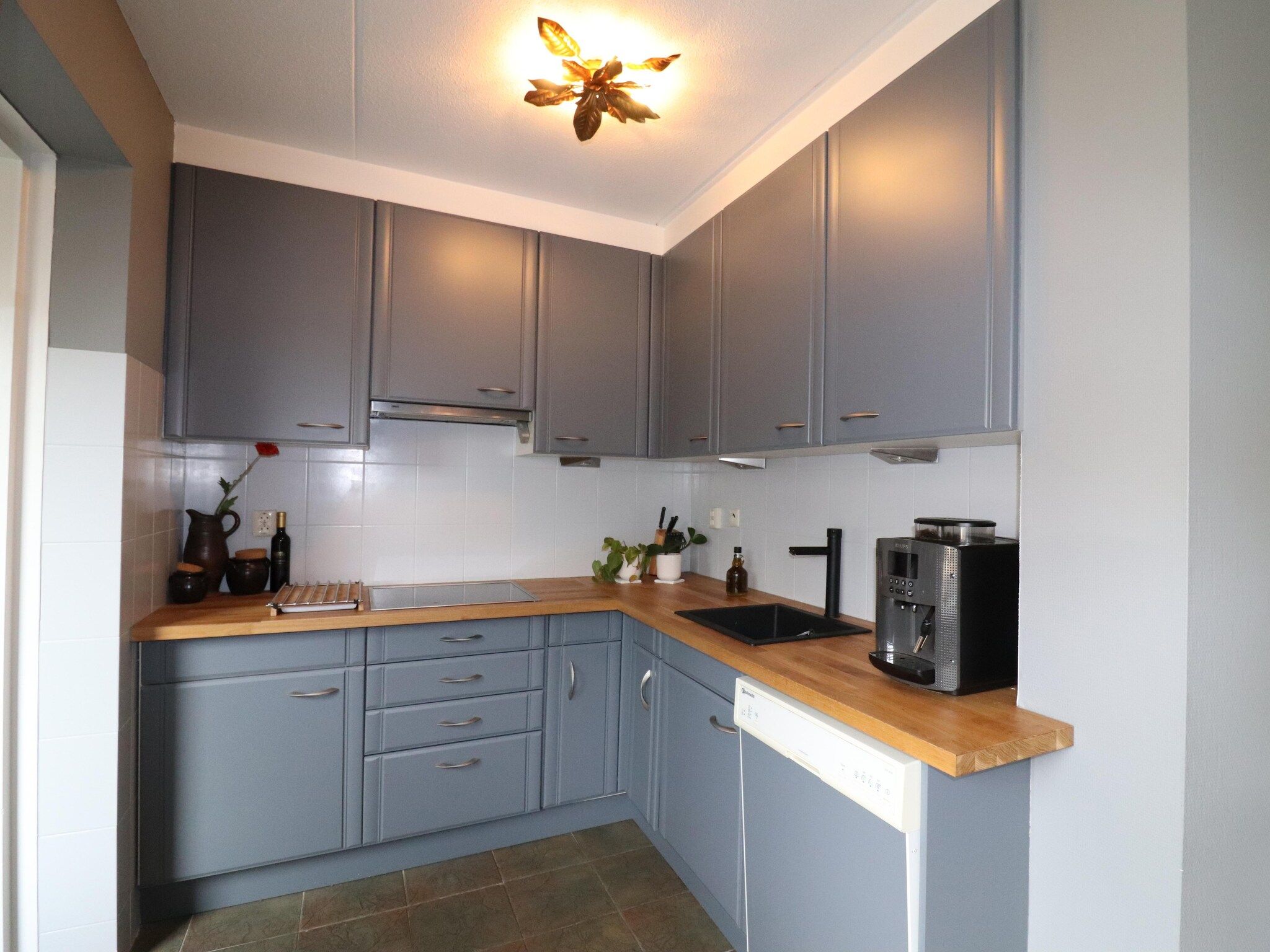 De keuken van Vakantiehuis in zonnig Grou in Gou