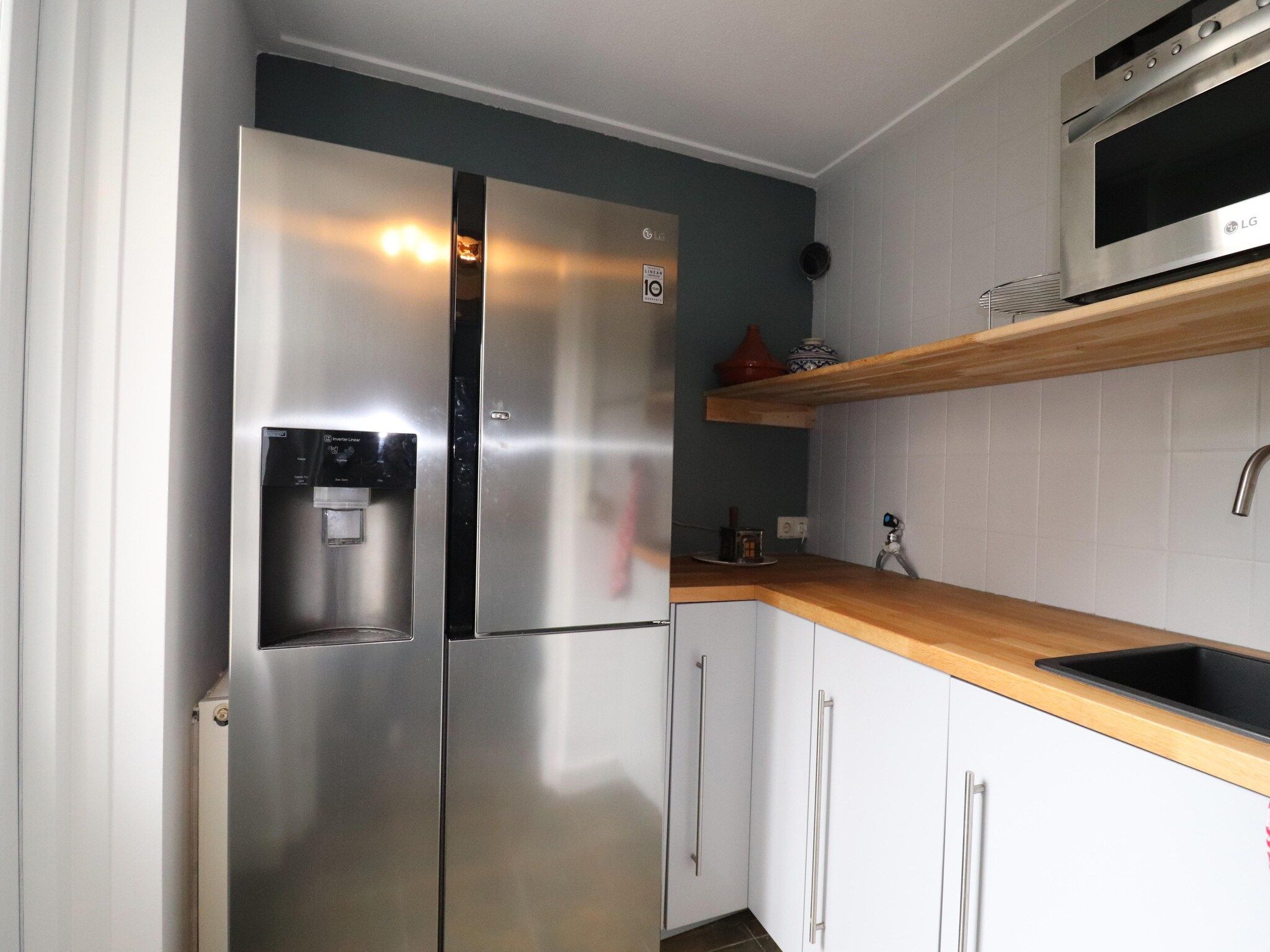 De keuken van Vakantiehuis in zonnig Grou in Gou