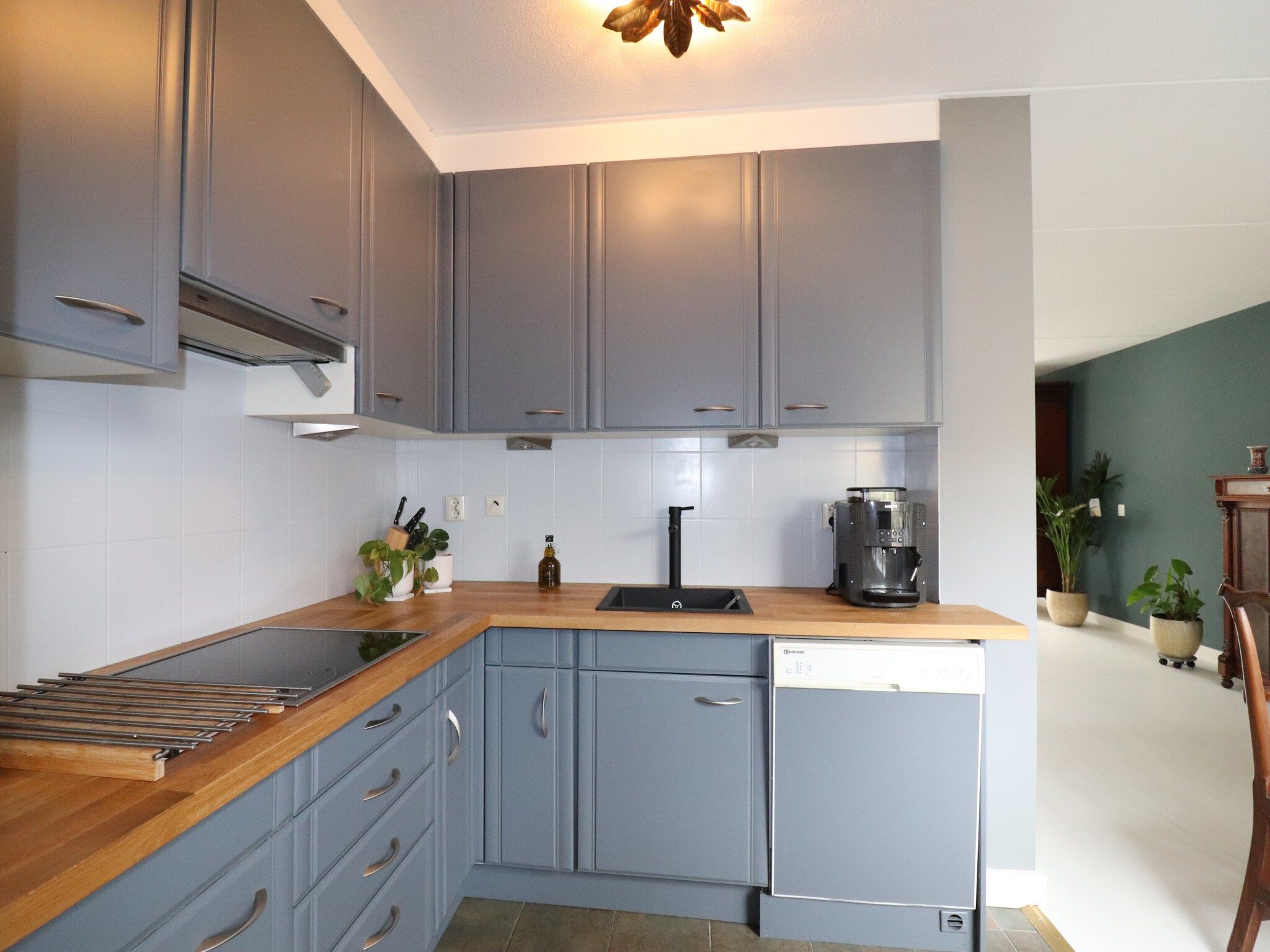 De keuken van Vakantiehuis in zonnig Grou in Gou