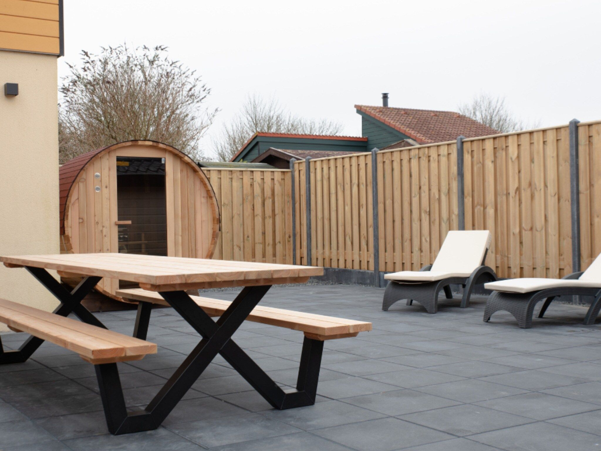 De tuin van 6 pers Welness huis 14 in Zevenhuizen