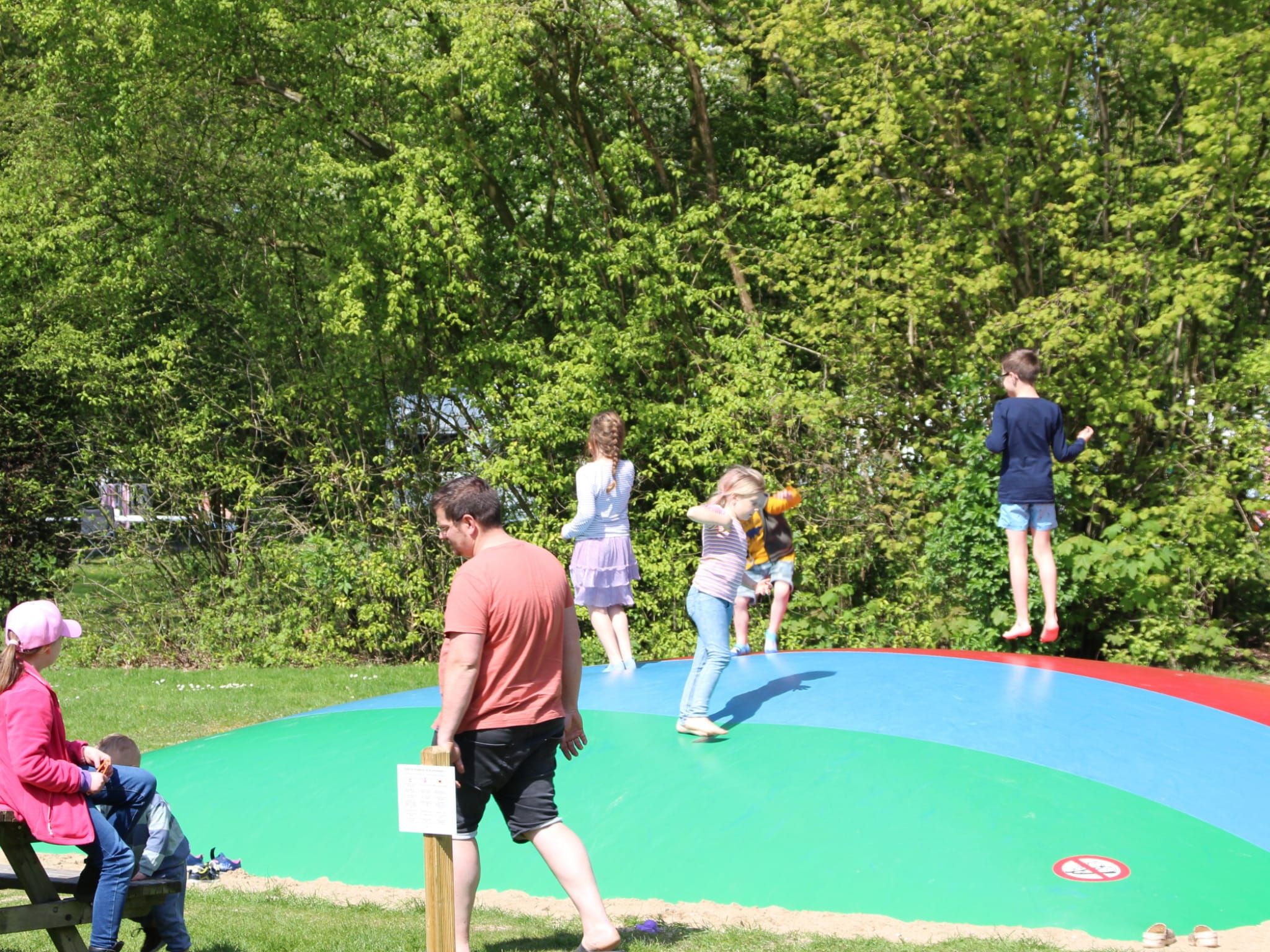 Parkfaciliteiten bij 6 pers Welness huis 83 in Zevenhuizen