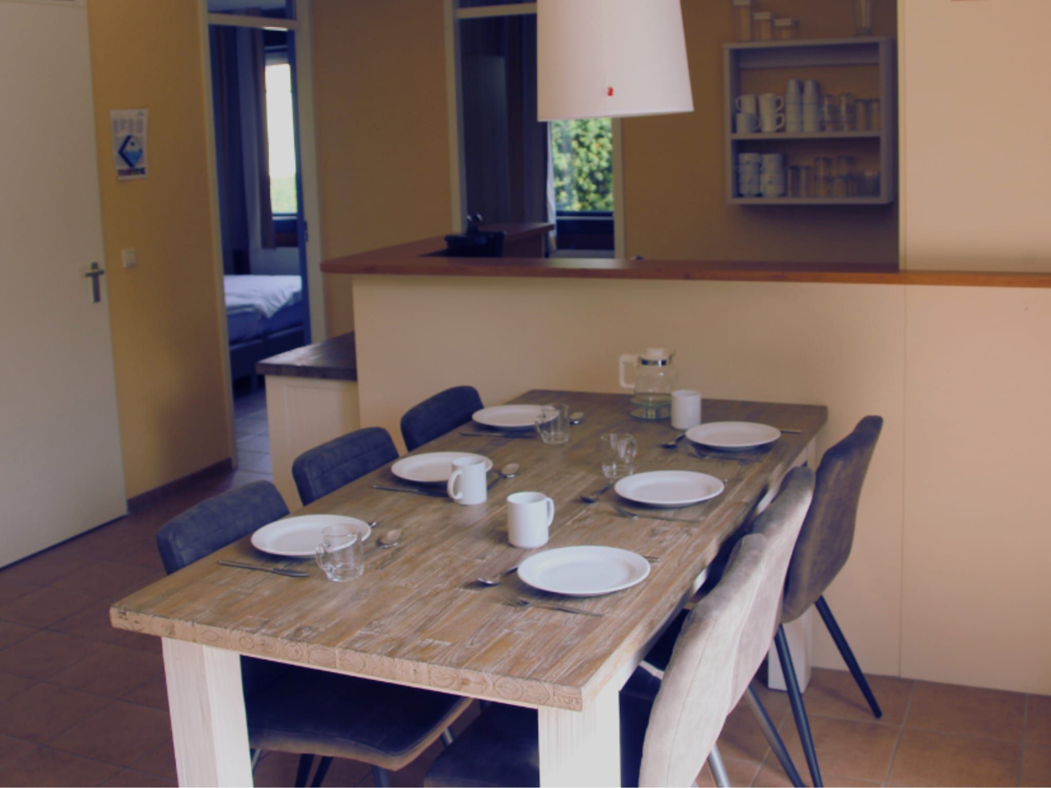 De eetkamer van Comfort bungalow – Max 6 personen – nummer 49 in Zevenhuizen