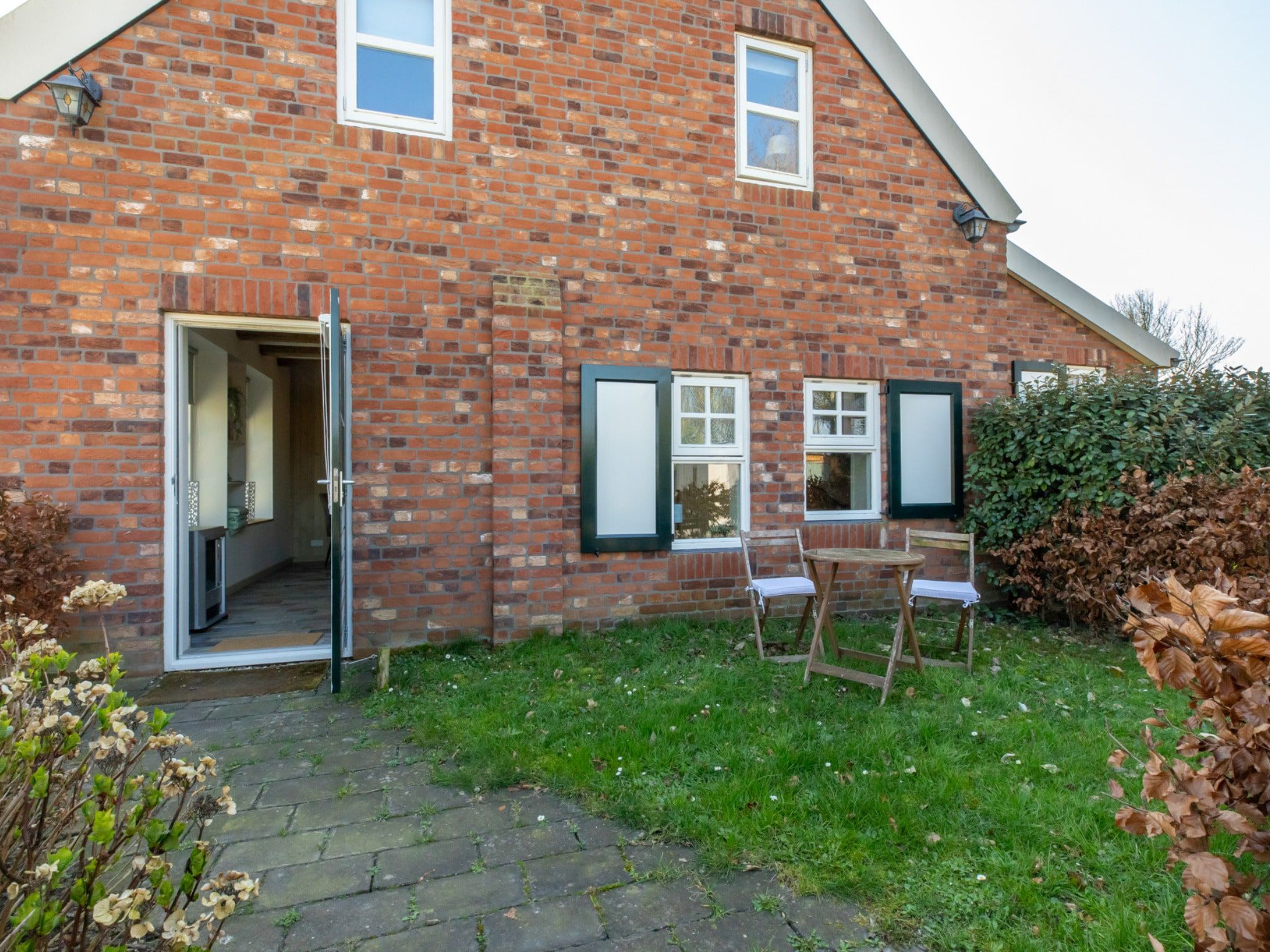 Het terras van Verkorte Groeneweg 2 in Koudekerke