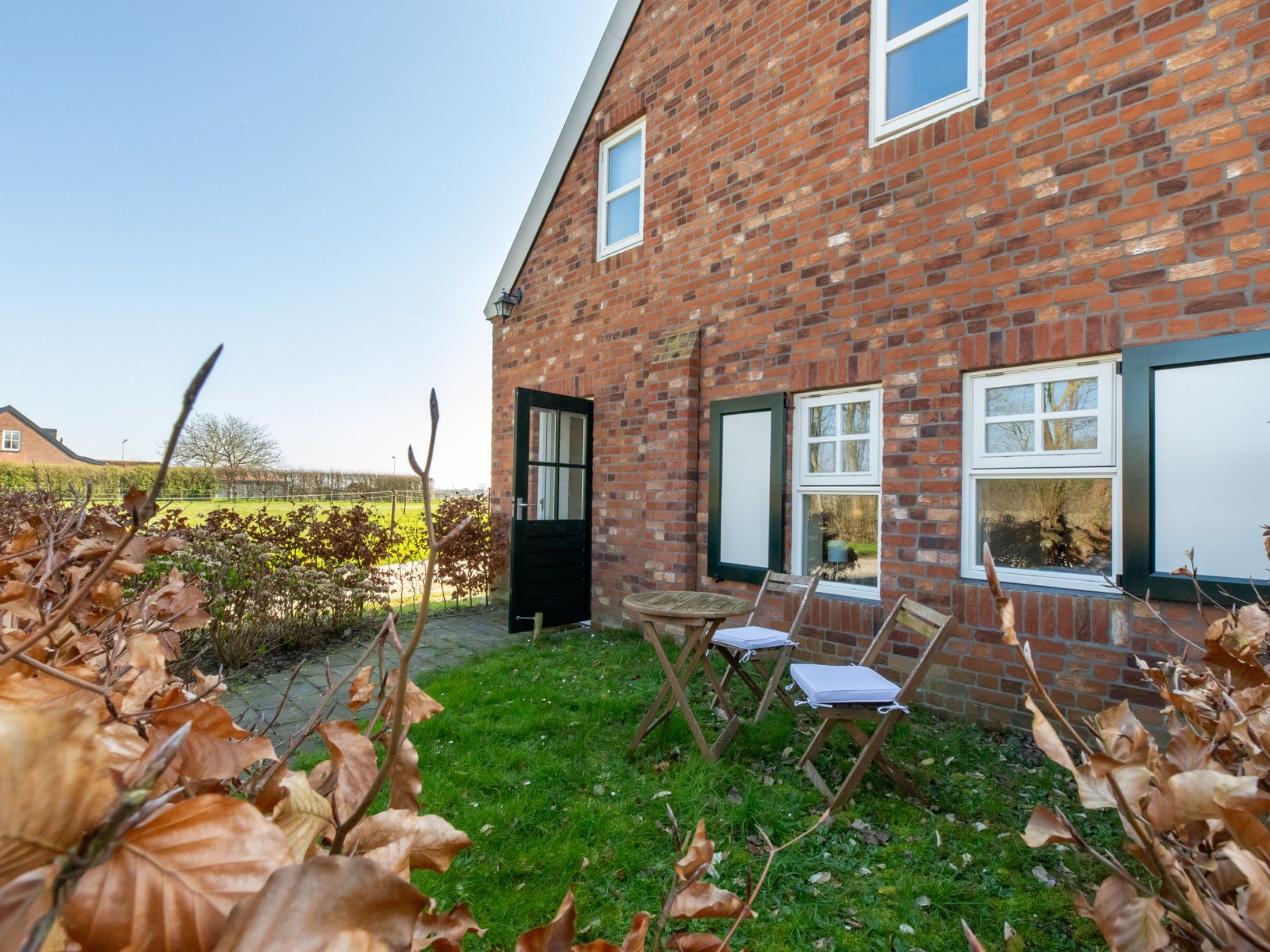 Het terras van Verkorte Groeneweg 2 in Koudekerke