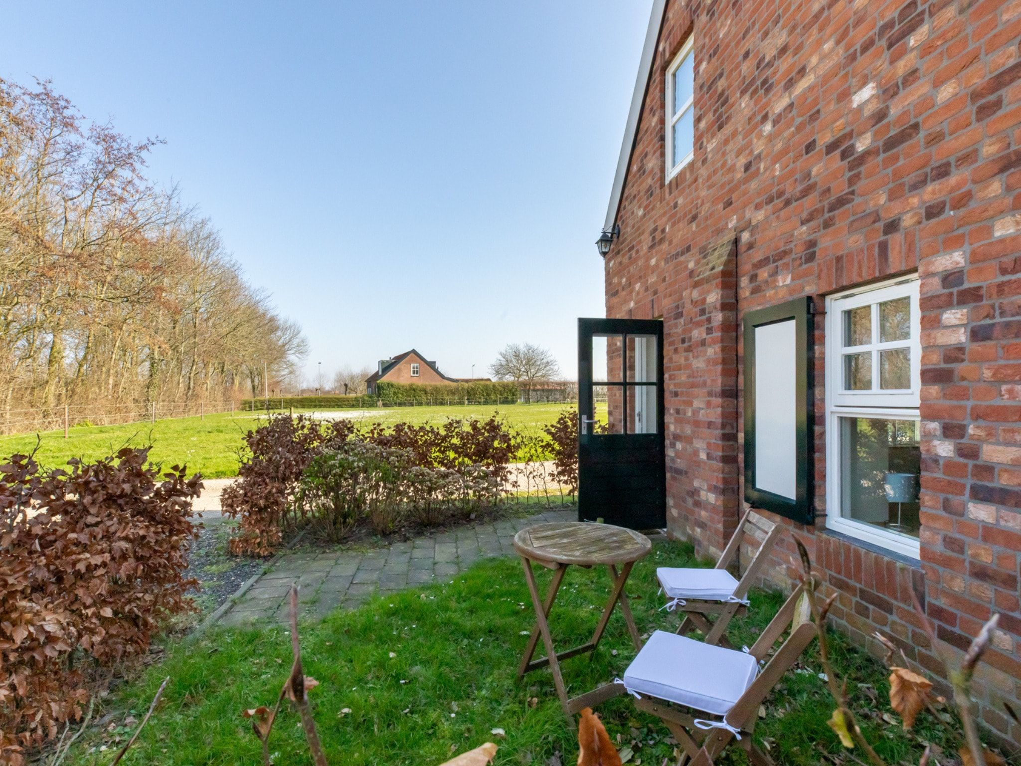 De tuin van Verkorte Groeneweg 2 in Koudekerke