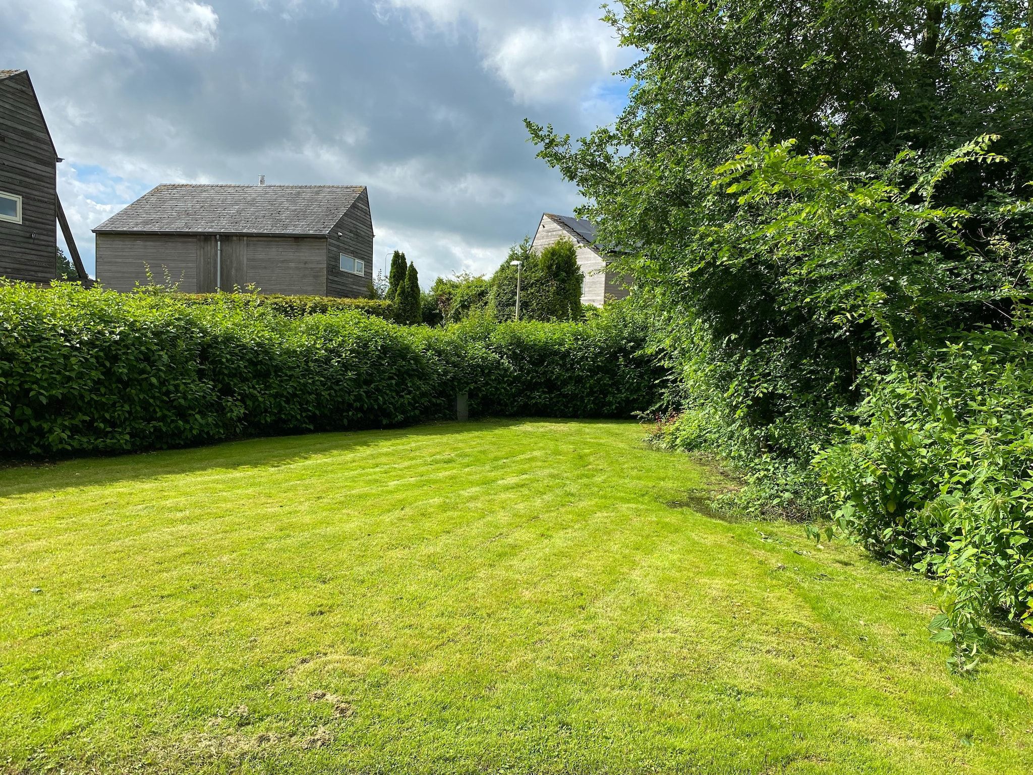 De tuin van Yné Lijte 68 in Grou