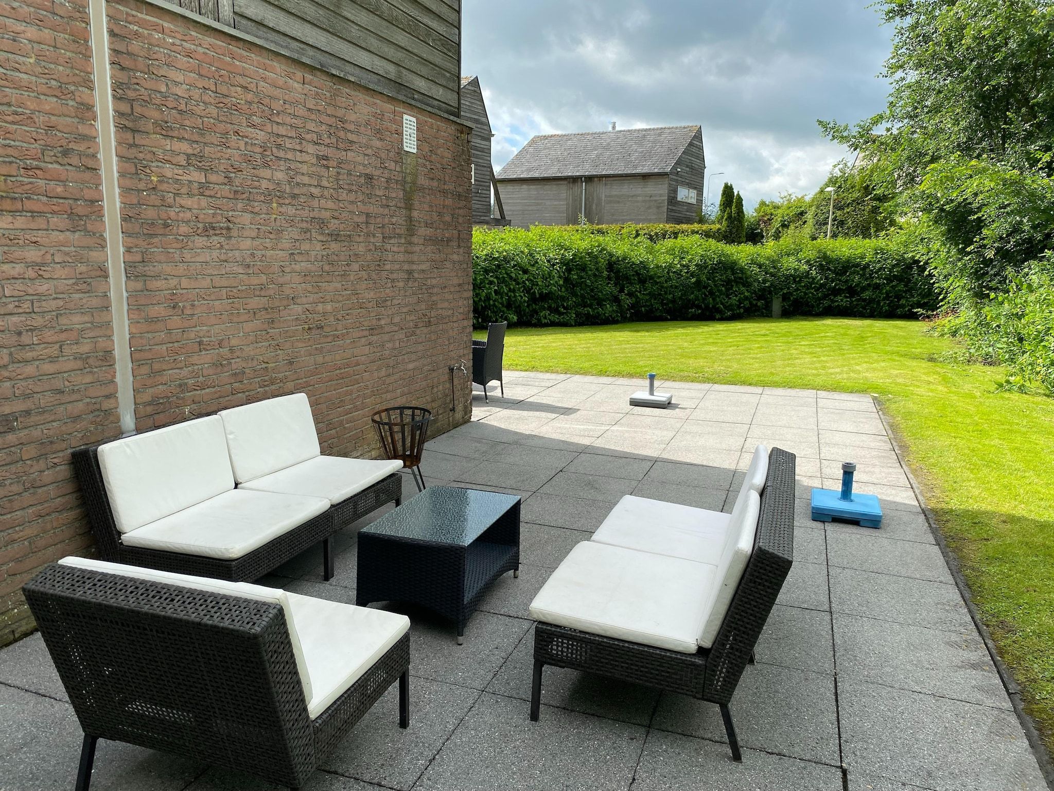 Het terras van Yné Lijte 68 in Grou