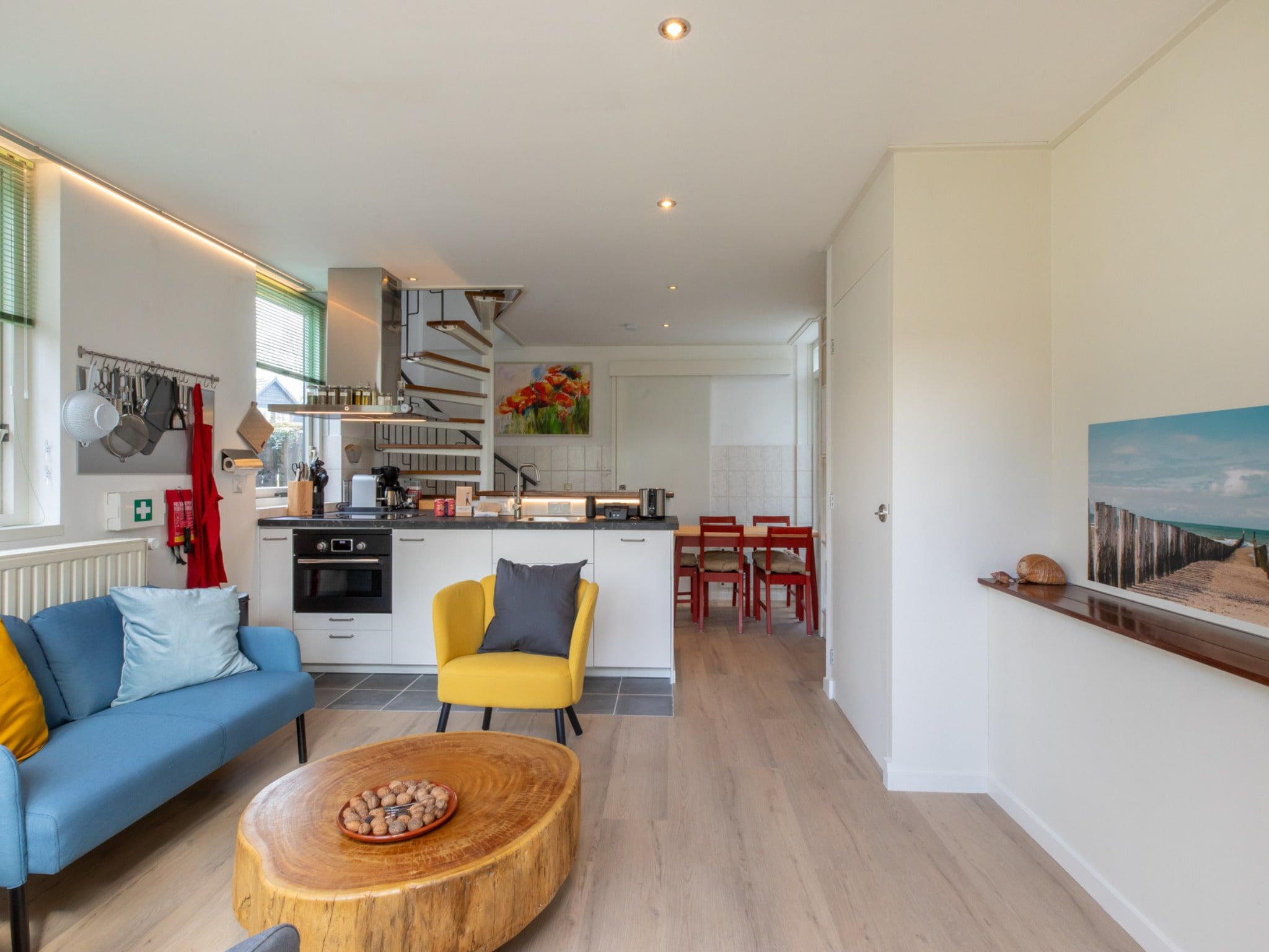 De woonkamer van Villa Querina in Koudekerke