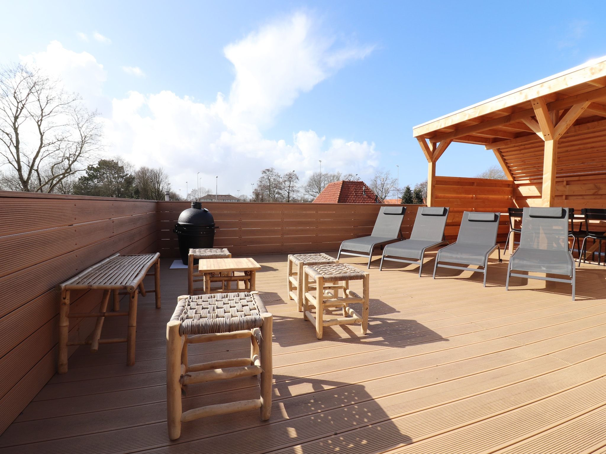 Het terras van Loft Loopuyt in Julianadorp