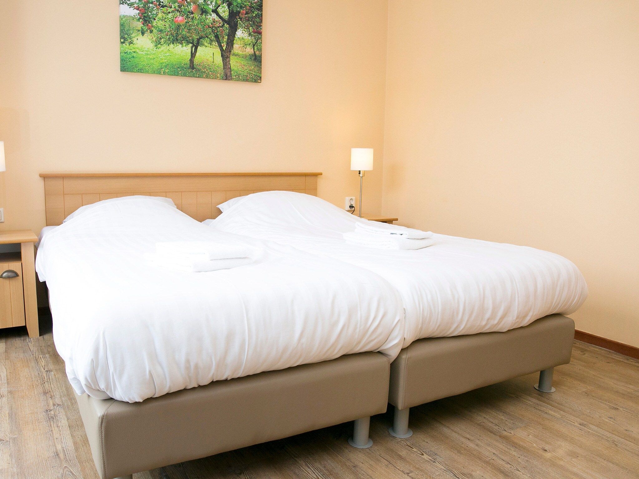 Een slaapkamer van Comfort bungalow – max 4 personen – Nummer 84 in Zevenhuizen
