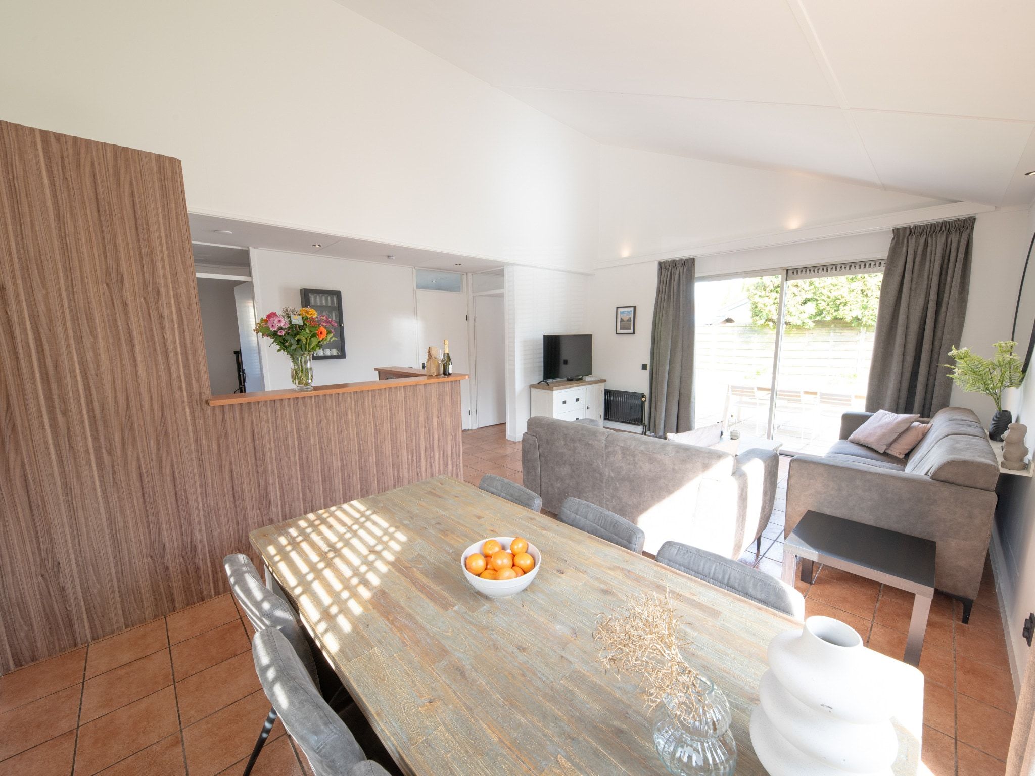 De eetkamer van Comfort bungalow – Max 6 personen – nummer 56 in Zevenhuizen