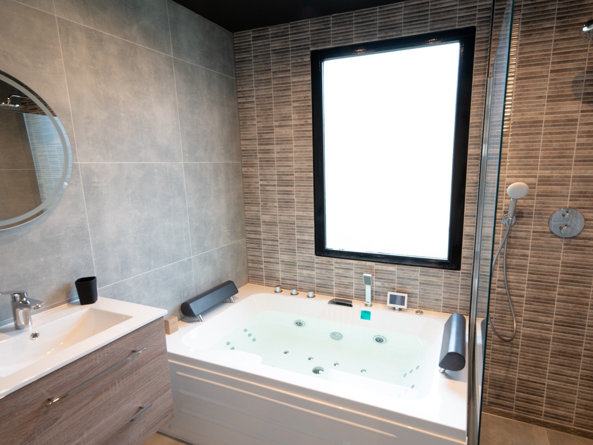De badkamer van Luxe bungalow – Max 6 personen – Nummer 53 in Zevenhuizen