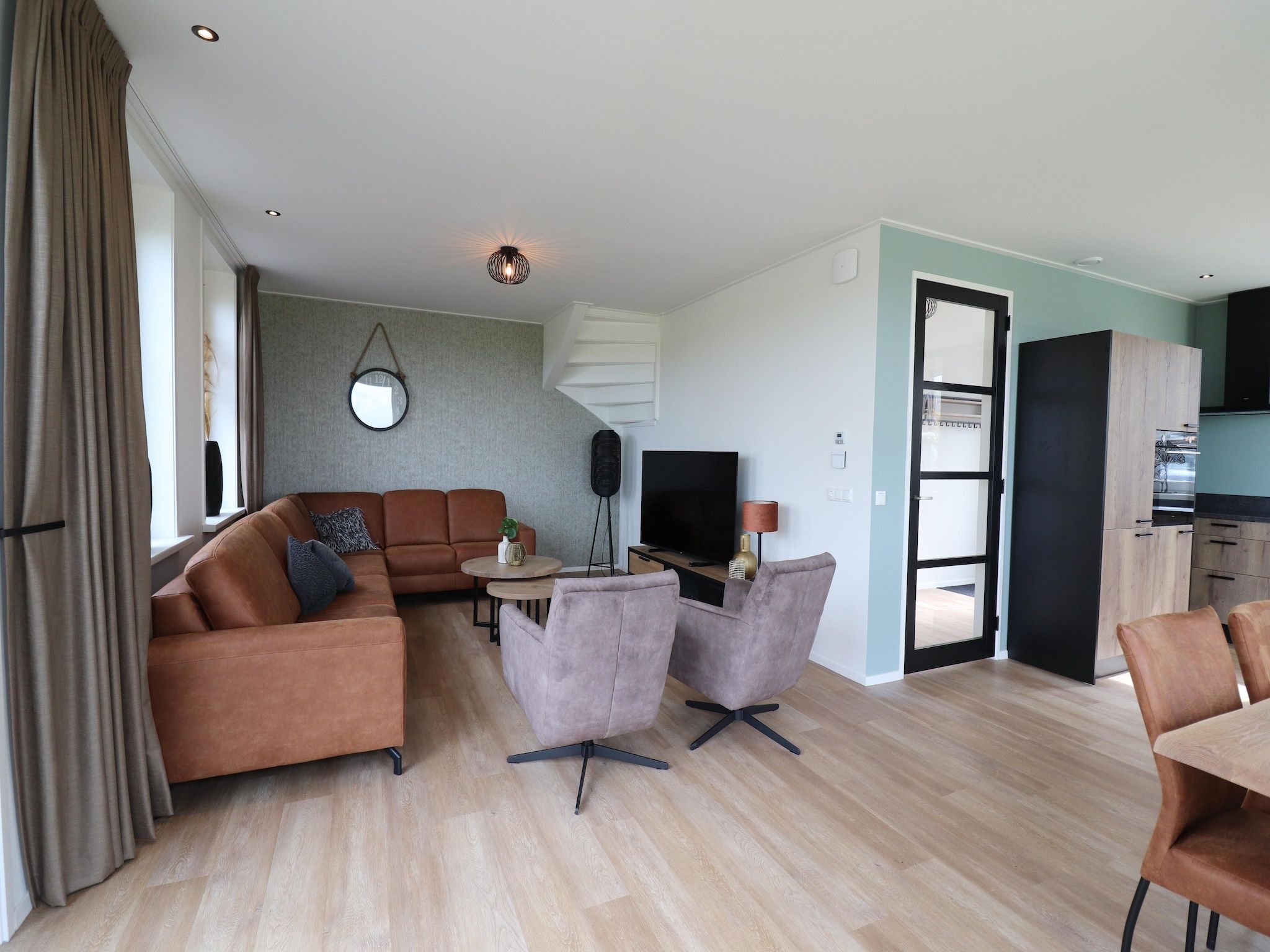 De woonkamer van Friese villa in Leons