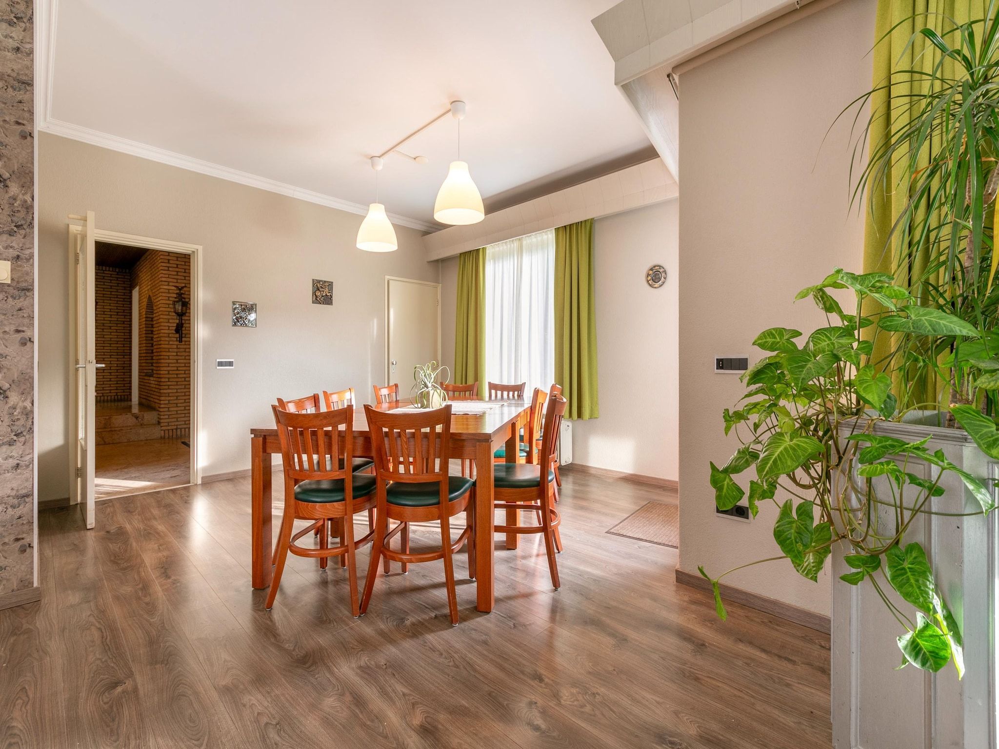 De eetkamer van Vakantiepark Herperduin 21 in Herpen