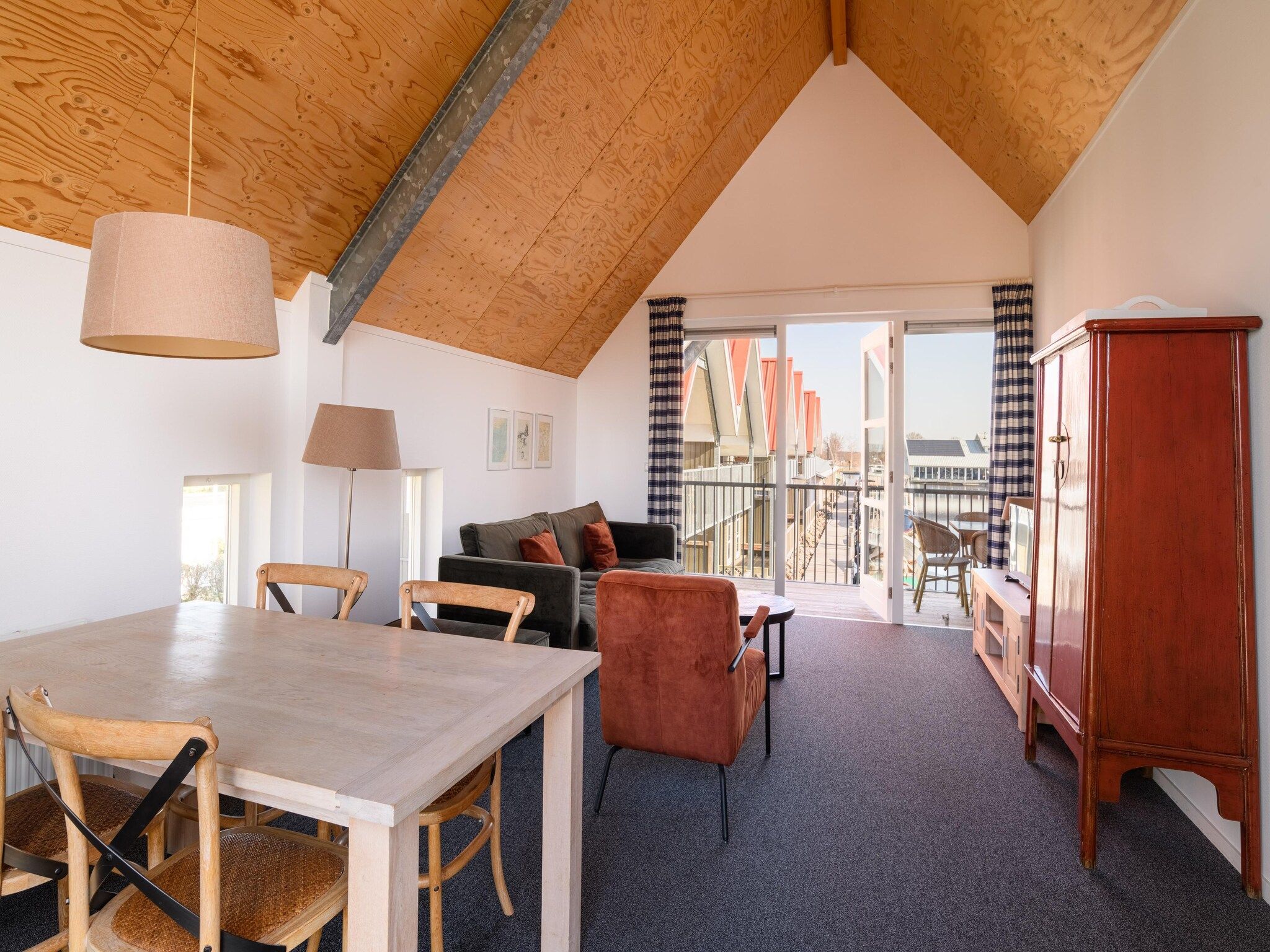 De woonkamer van Havenresort Terherne 2 in Terherne