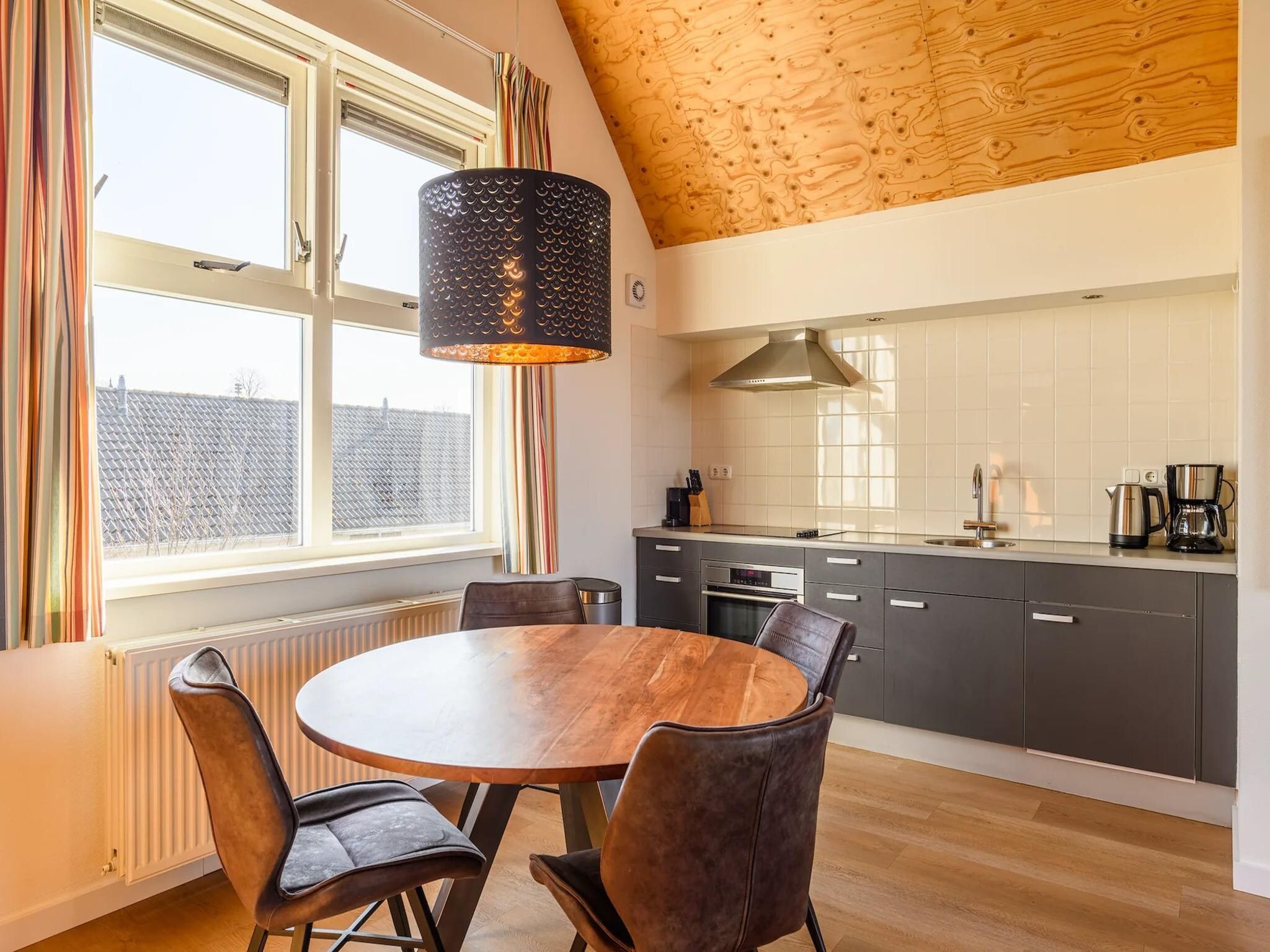 De keuken van Havenresort Terherne 3 in Terherne