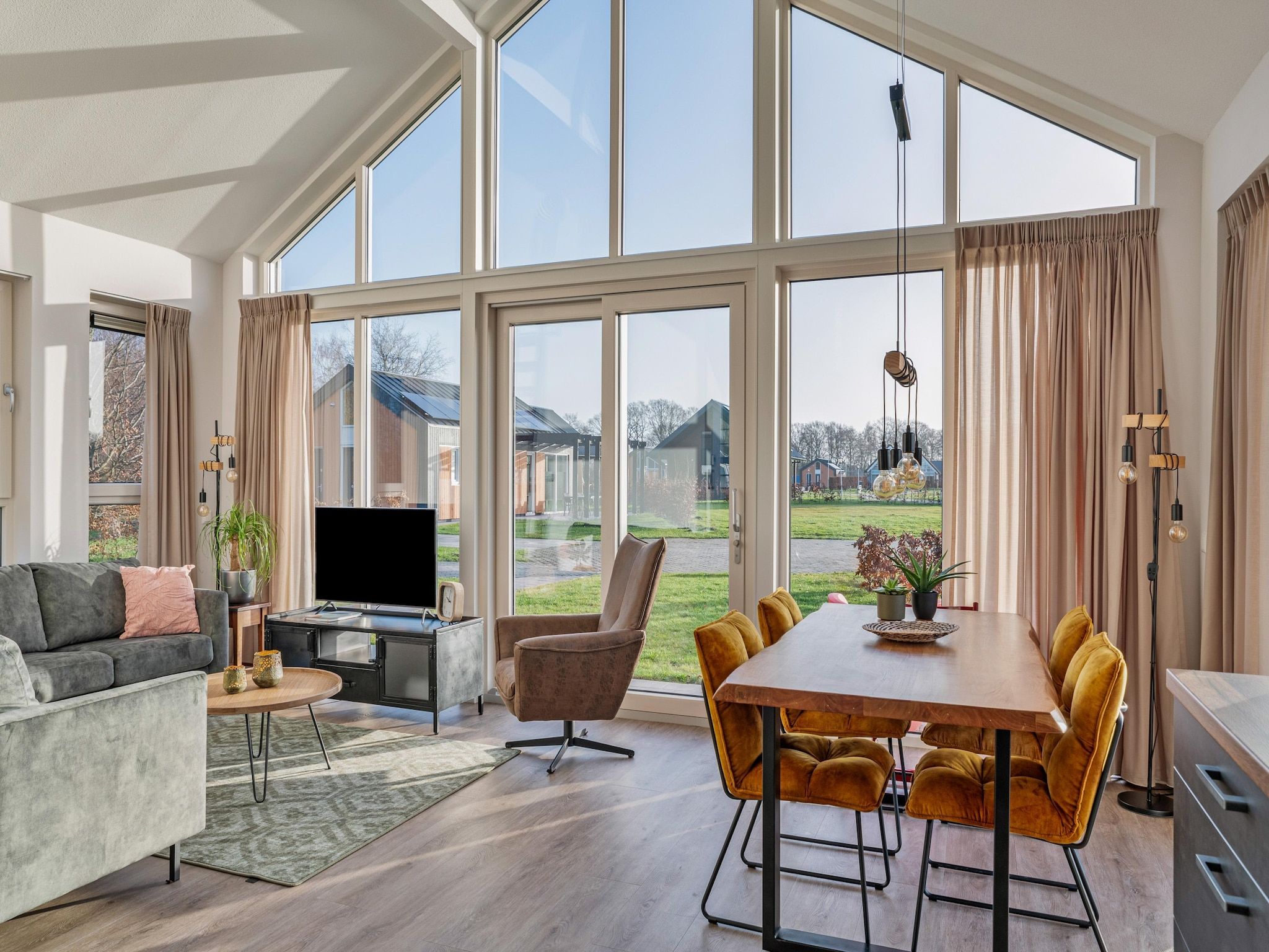 De woonkamer van Villapark Akenveen 4 in Tynaarlo