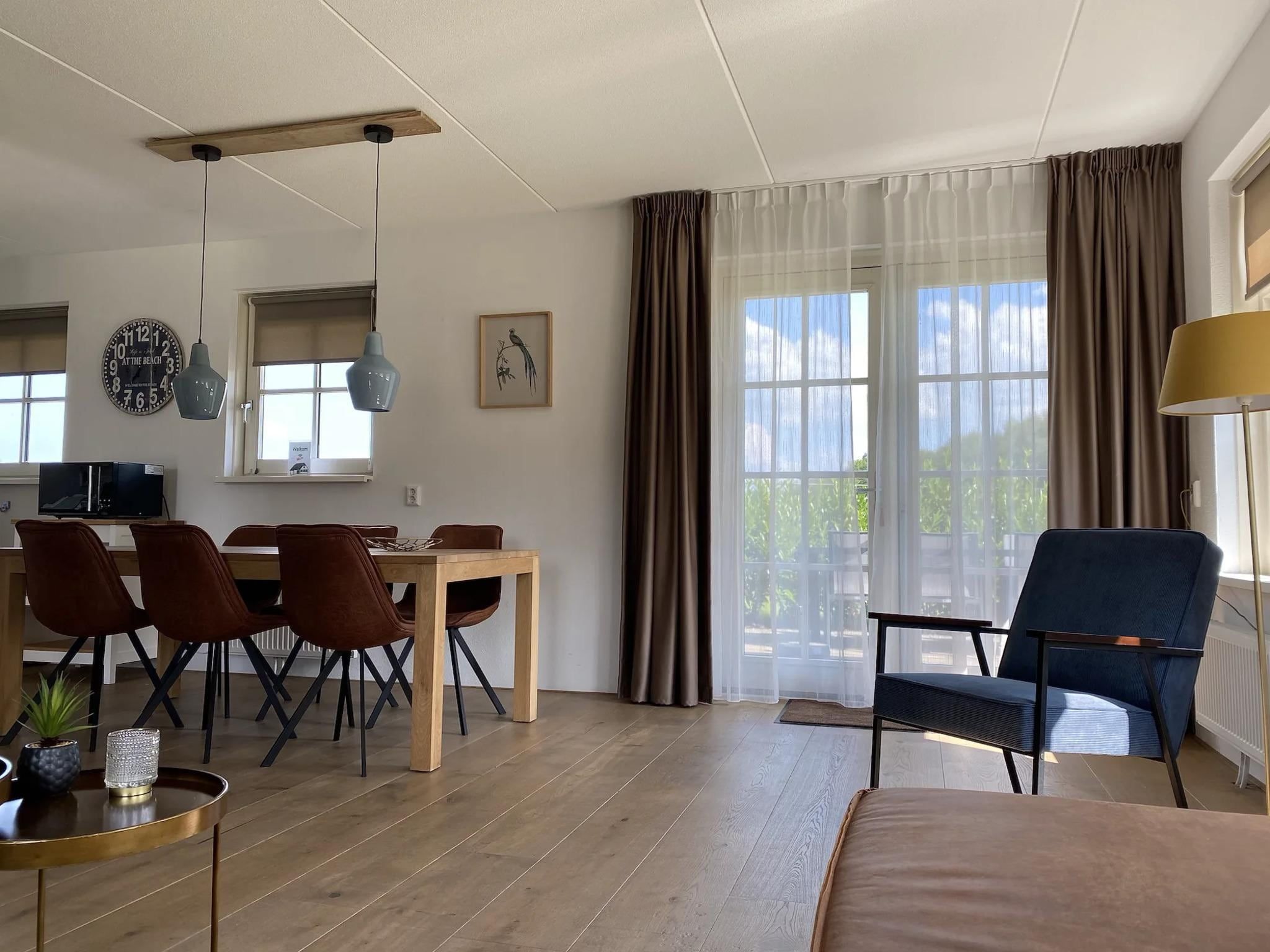 De eetkamer van Villaparc Schoonhovenseland 2 in Hollandscheveld