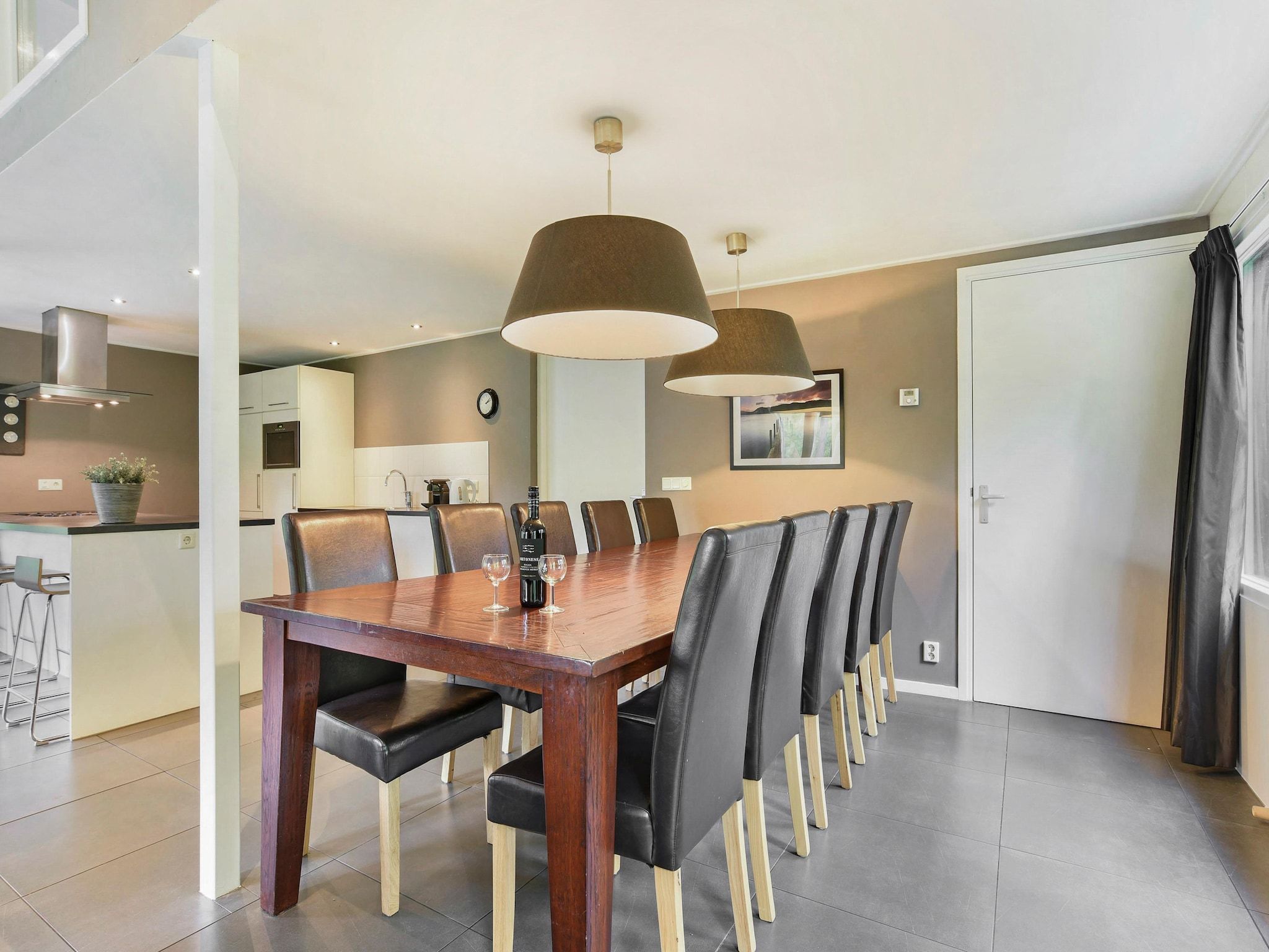 De woonkamer van Waterpark De Bloemert 3 in Midlaren