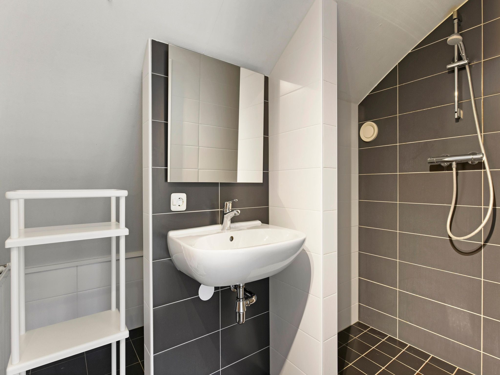 De badkamer van Waterpark De Bloemert 5 in Midlaren