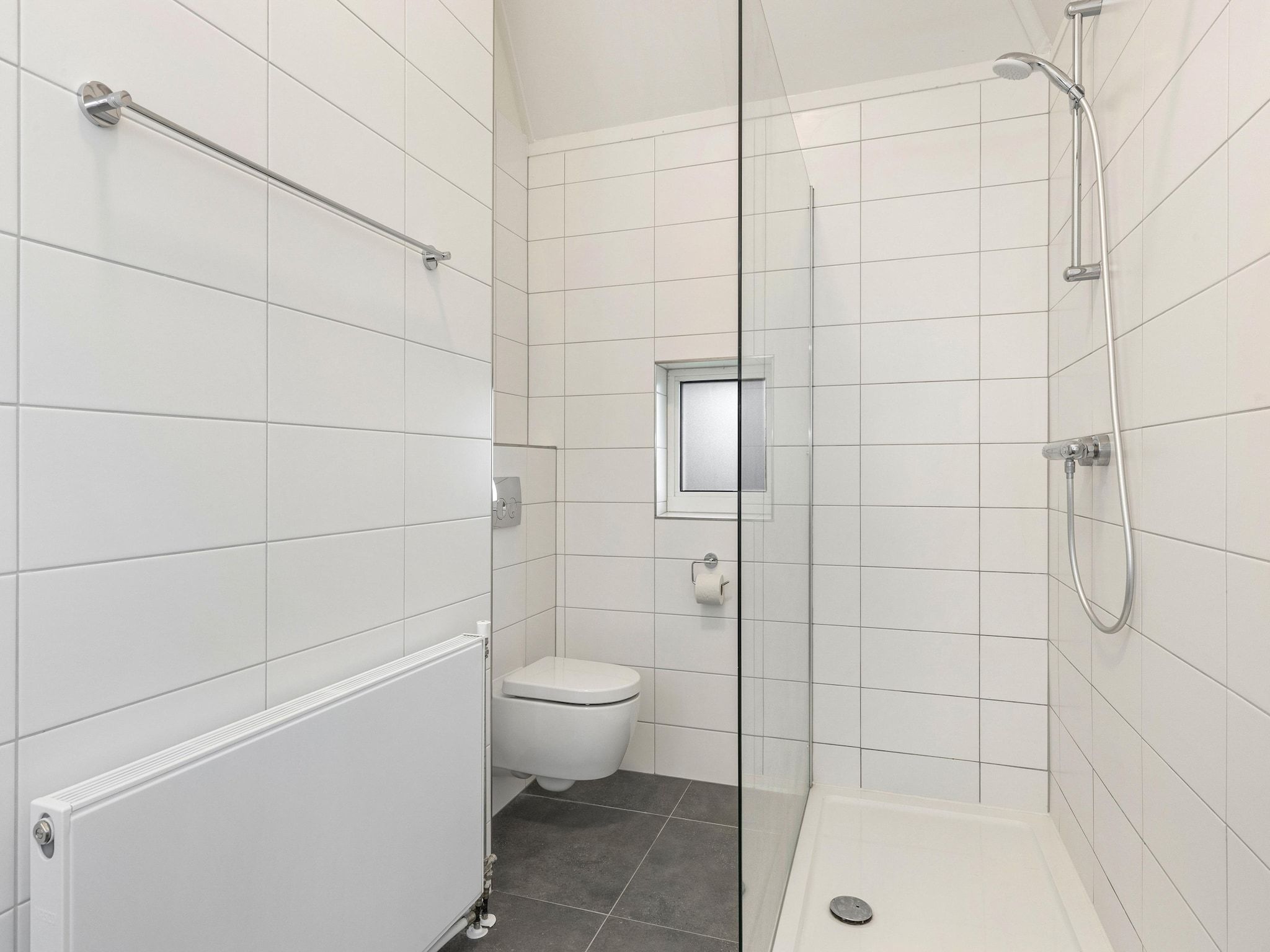 De badkamer van Waterpark De Bloemert 11 in Midlaren