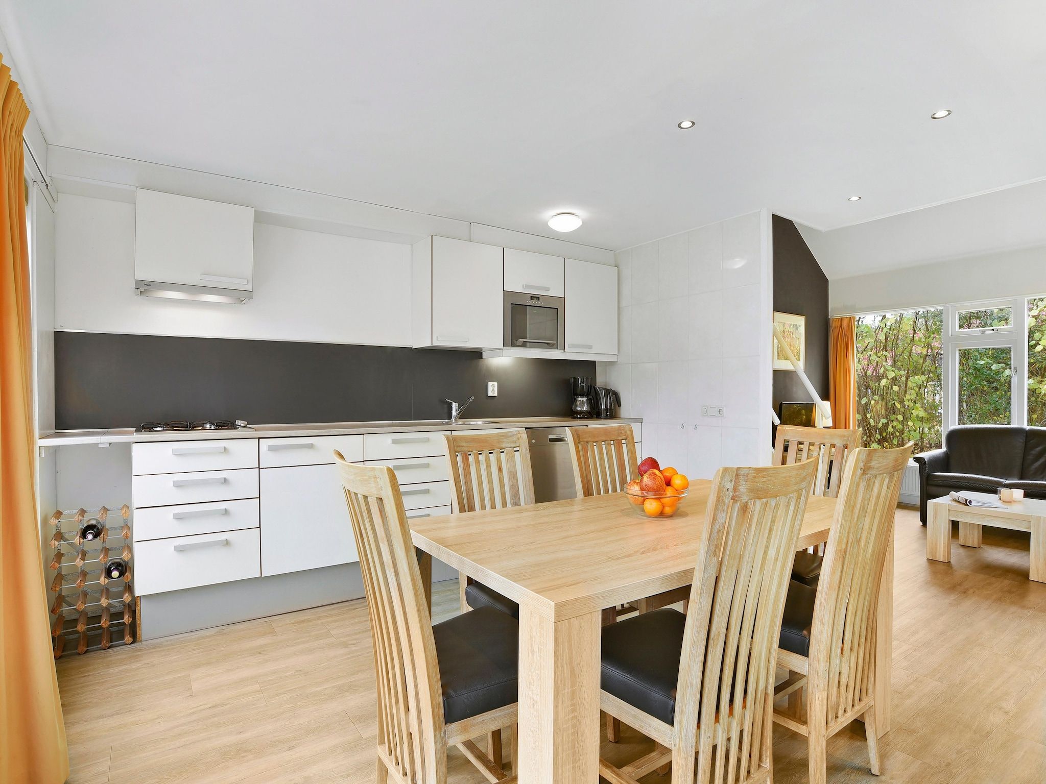 De keuken van Waterpark De Bloemert 14 in Midlaren