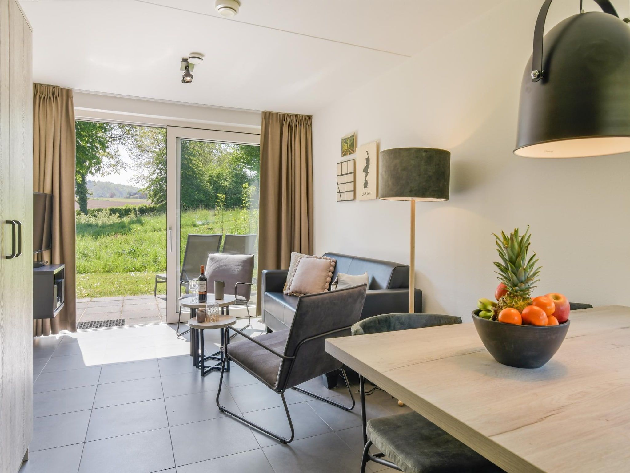 De woonkamer van Vakantiepark Reevallis 5 in Vijlen