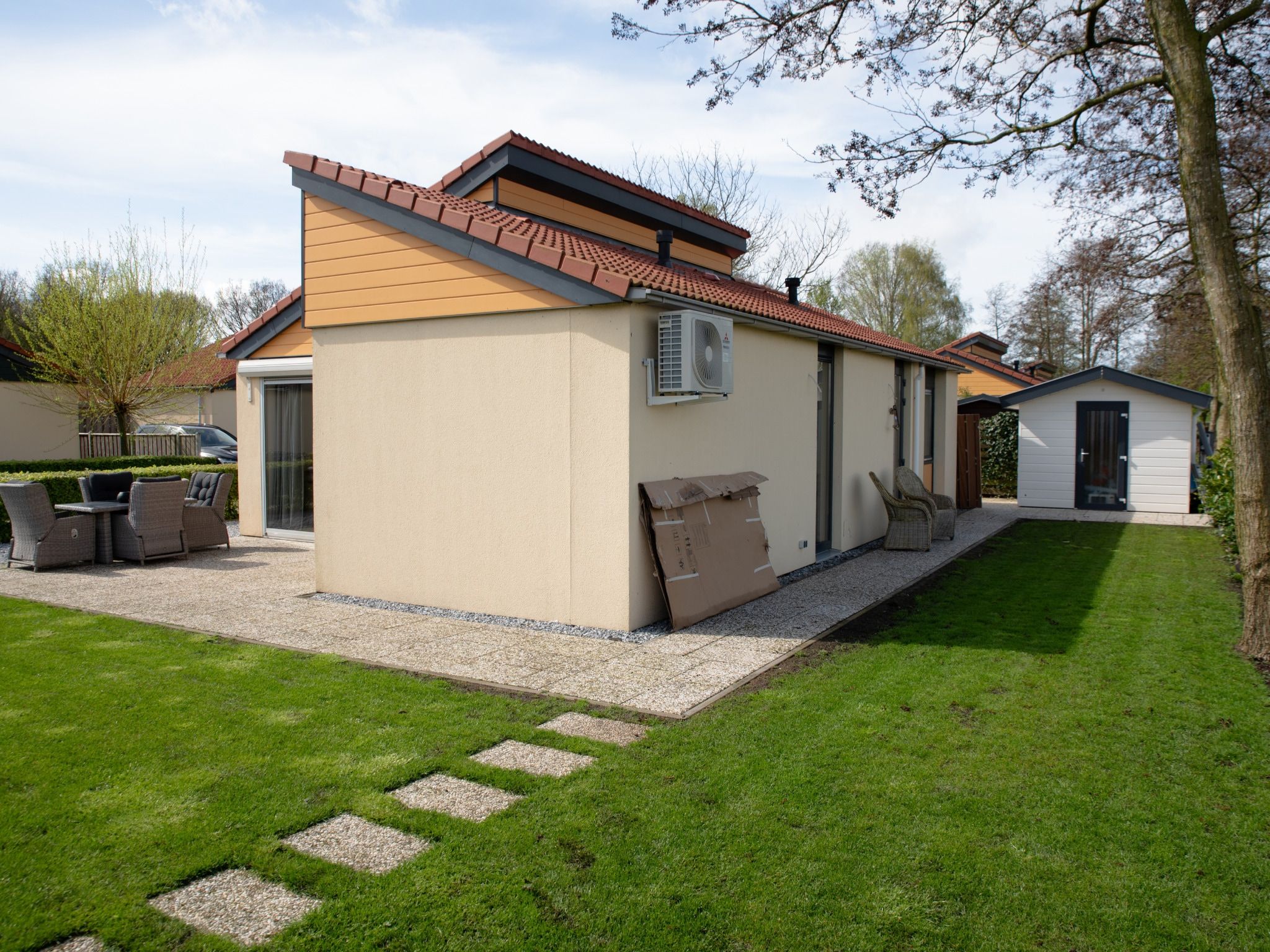 De buitenkant van 4 pers Welness huis 93 in Zevenhuizen