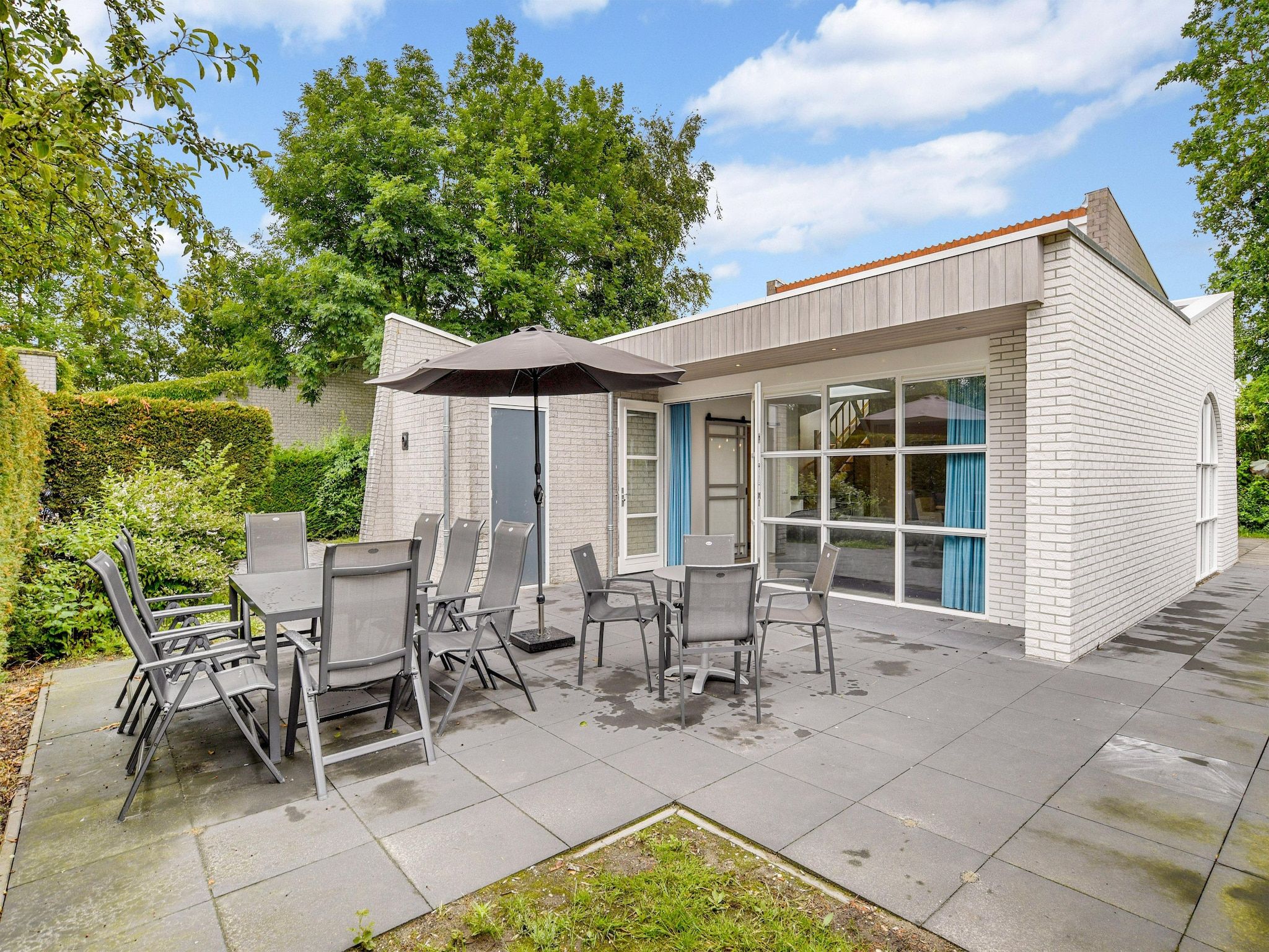 Het terras van Parc Port Greve 1 in Brouwershaven