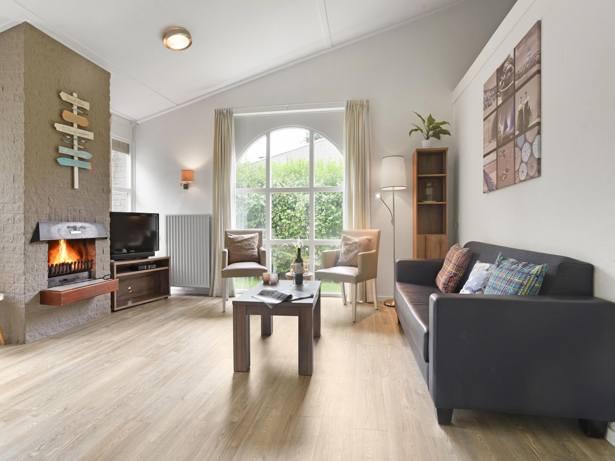 De woonkamer van Parc Port Greve 10 in Brouwershaven