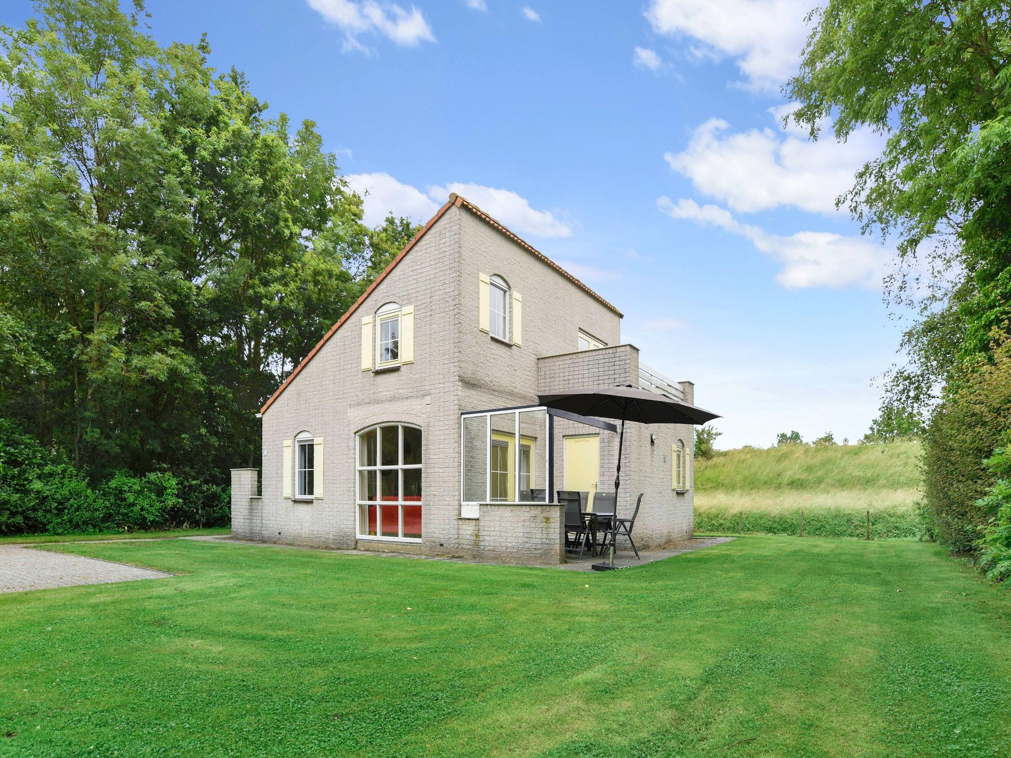 De tuin van Parc Port Greve 16 in Brouwershaven